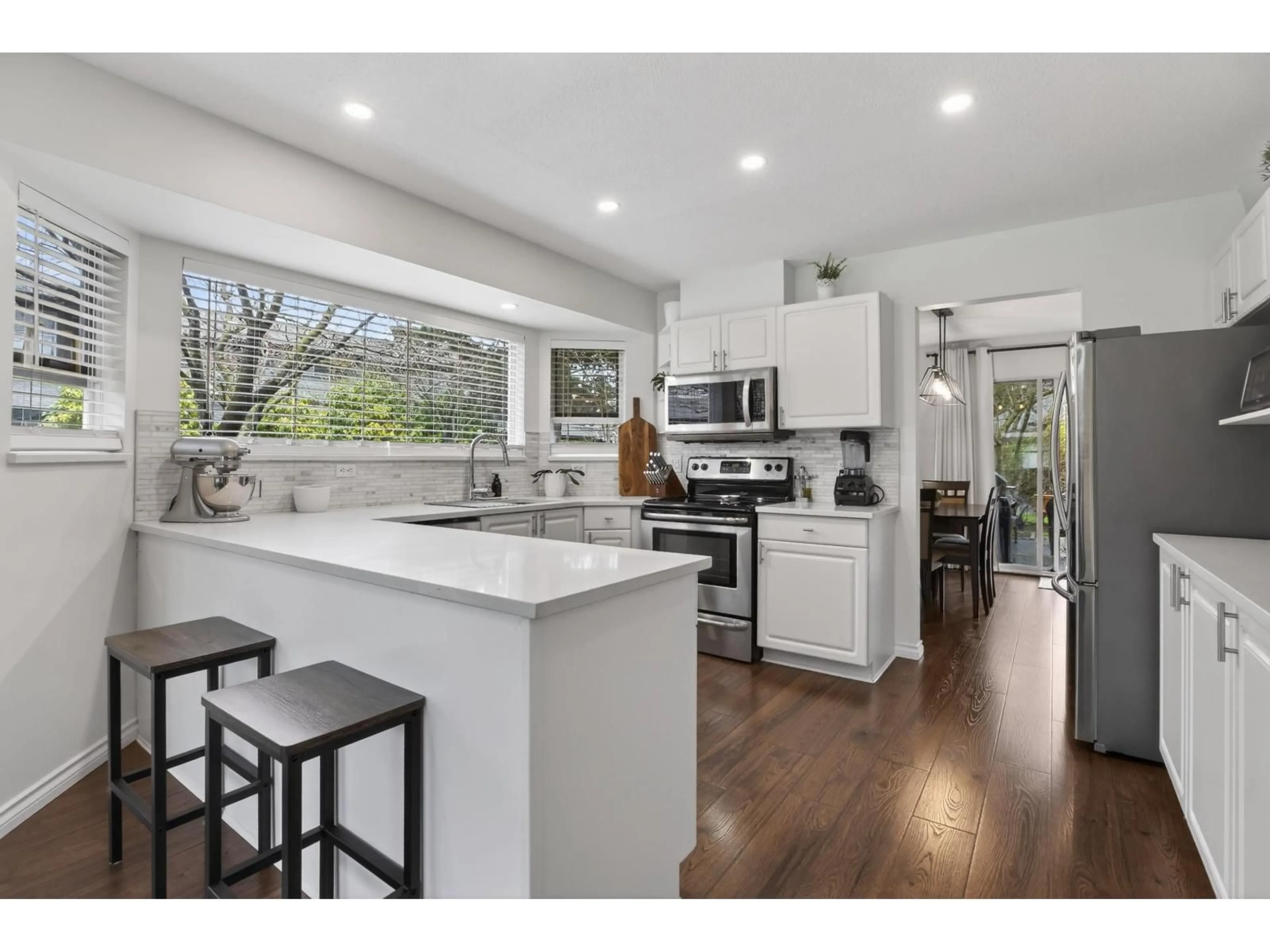 Open concept kitchen, unknown for 109 - 16080 82 AVENUE, Surrey British Columbia V4N0N6
