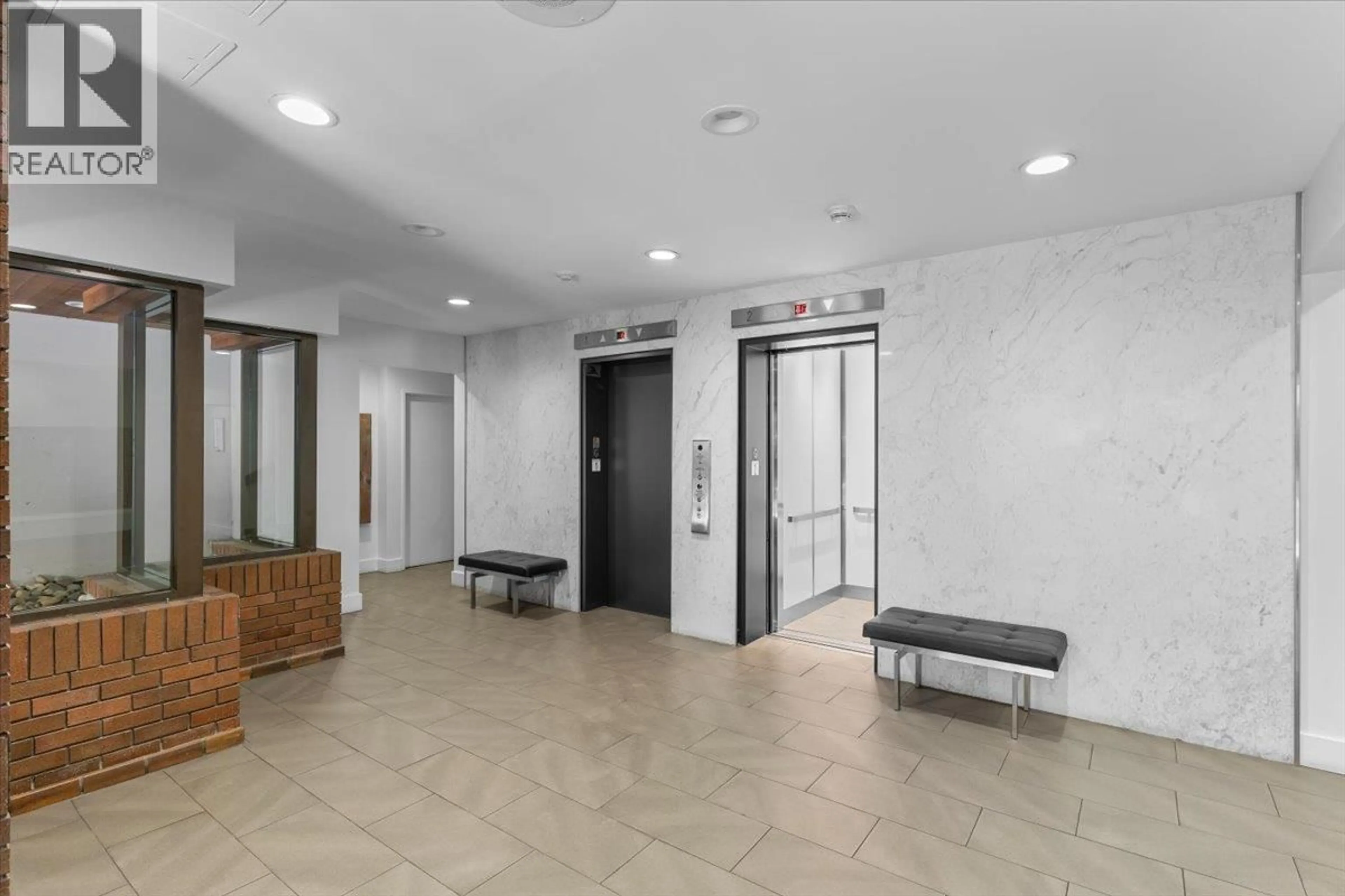 Indoor foyer for 904 - 1127 BARCLAY STREET, Vancouver British Columbia V6E4C6