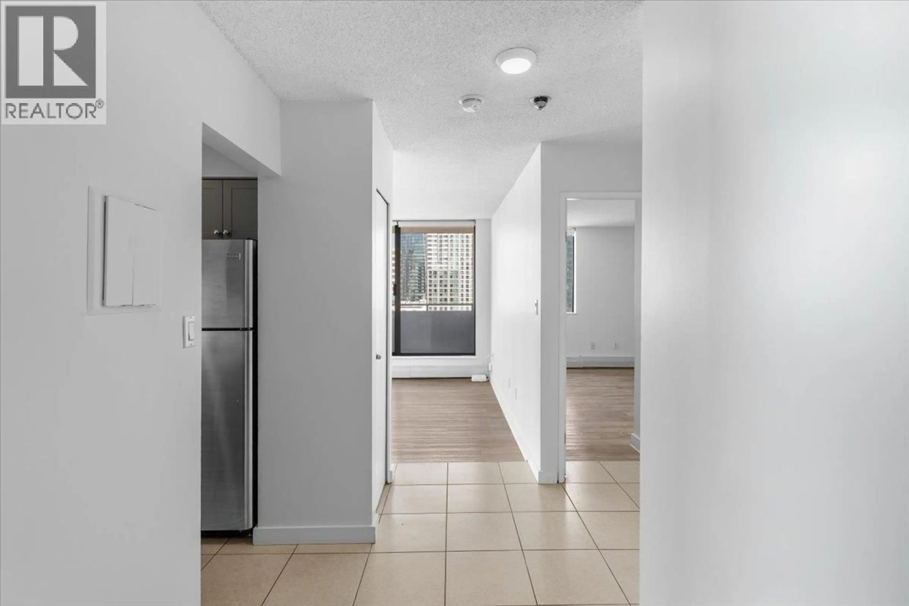 Indoor foyer for 904 - 1127 BARCLAY STREET, Vancouver British Columbia V6E4C6