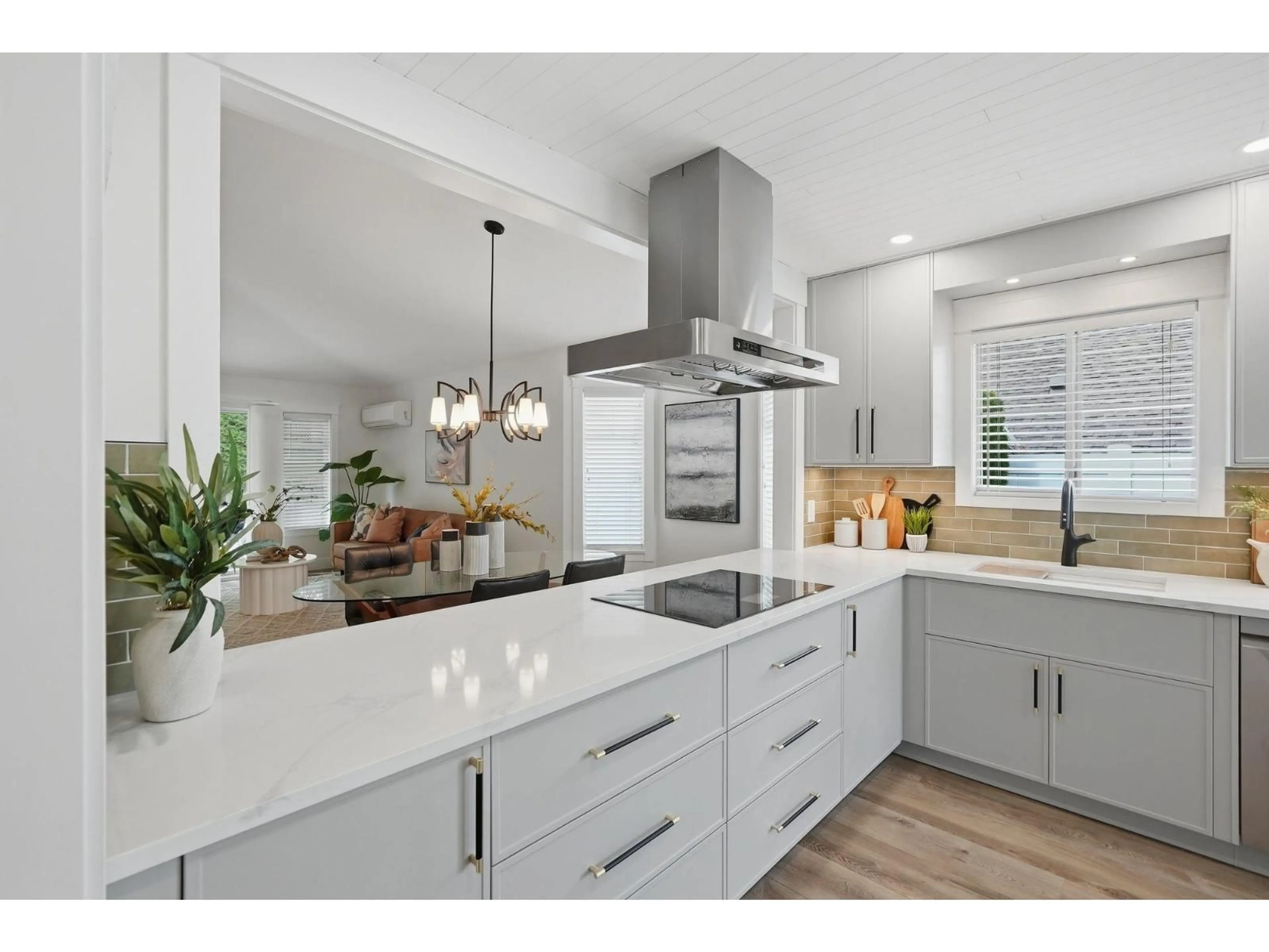 Open concept kitchen, ceramic/tile floor for 112 - 8737 212 STREET, Langley British Columbia V1M2C8