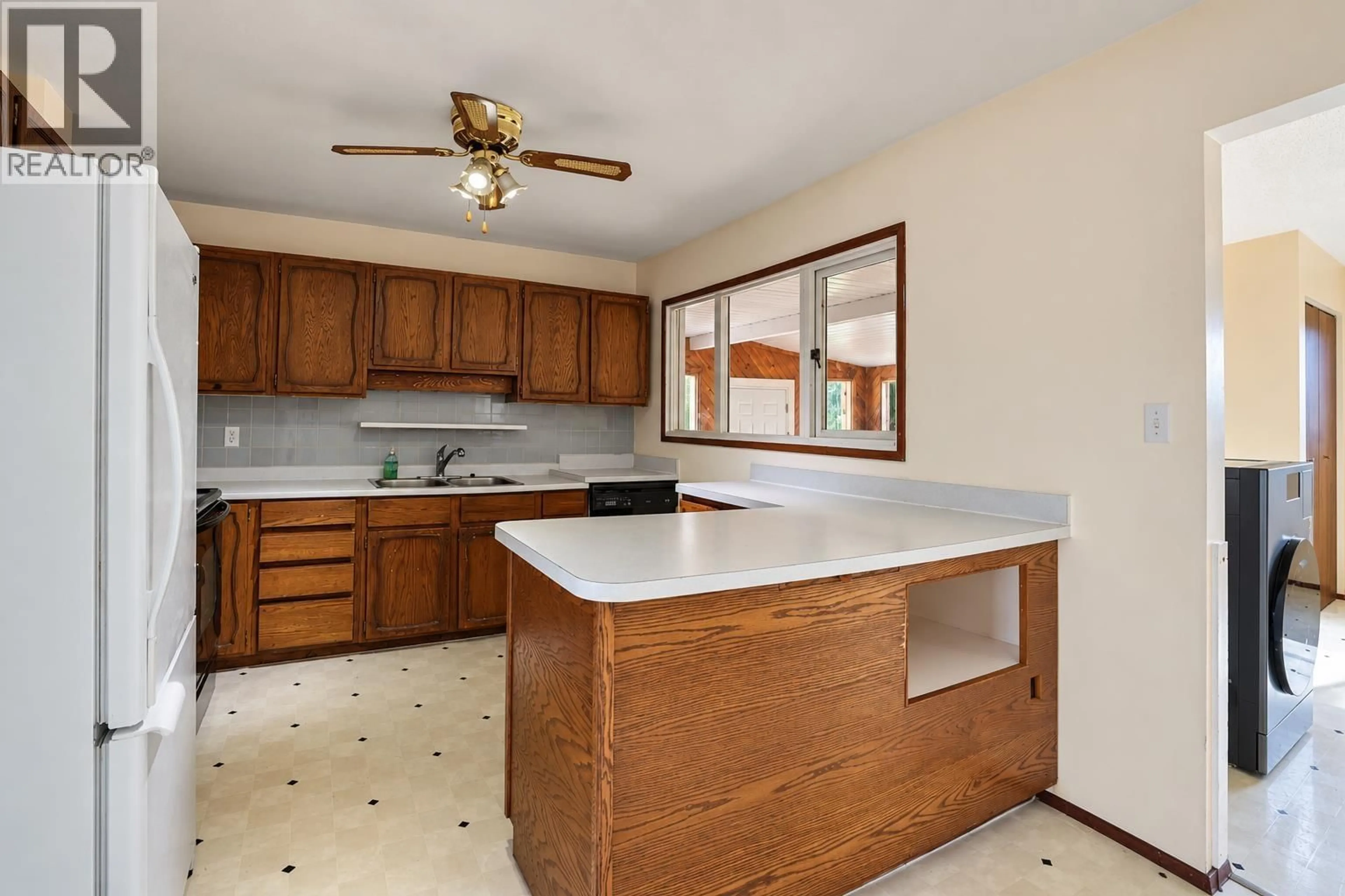 Standard kitchen, ceramic/tile floor for 9 LILLOOET CRESCENT, Kitimat British Columbia V8C1Z9