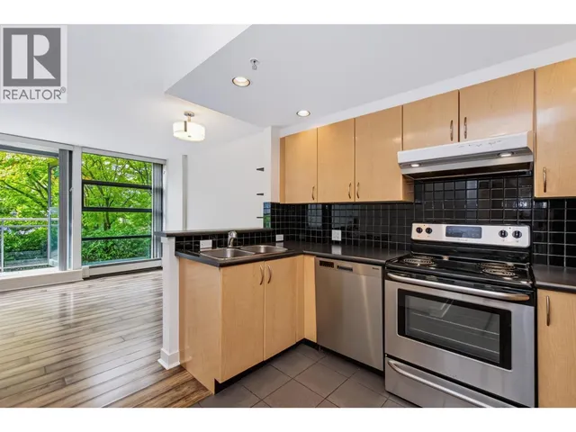 202 - 1688 ROBSON STREET, Vancouver 2