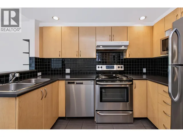 202 - 1688 ROBSON STREET, Vancouver 5