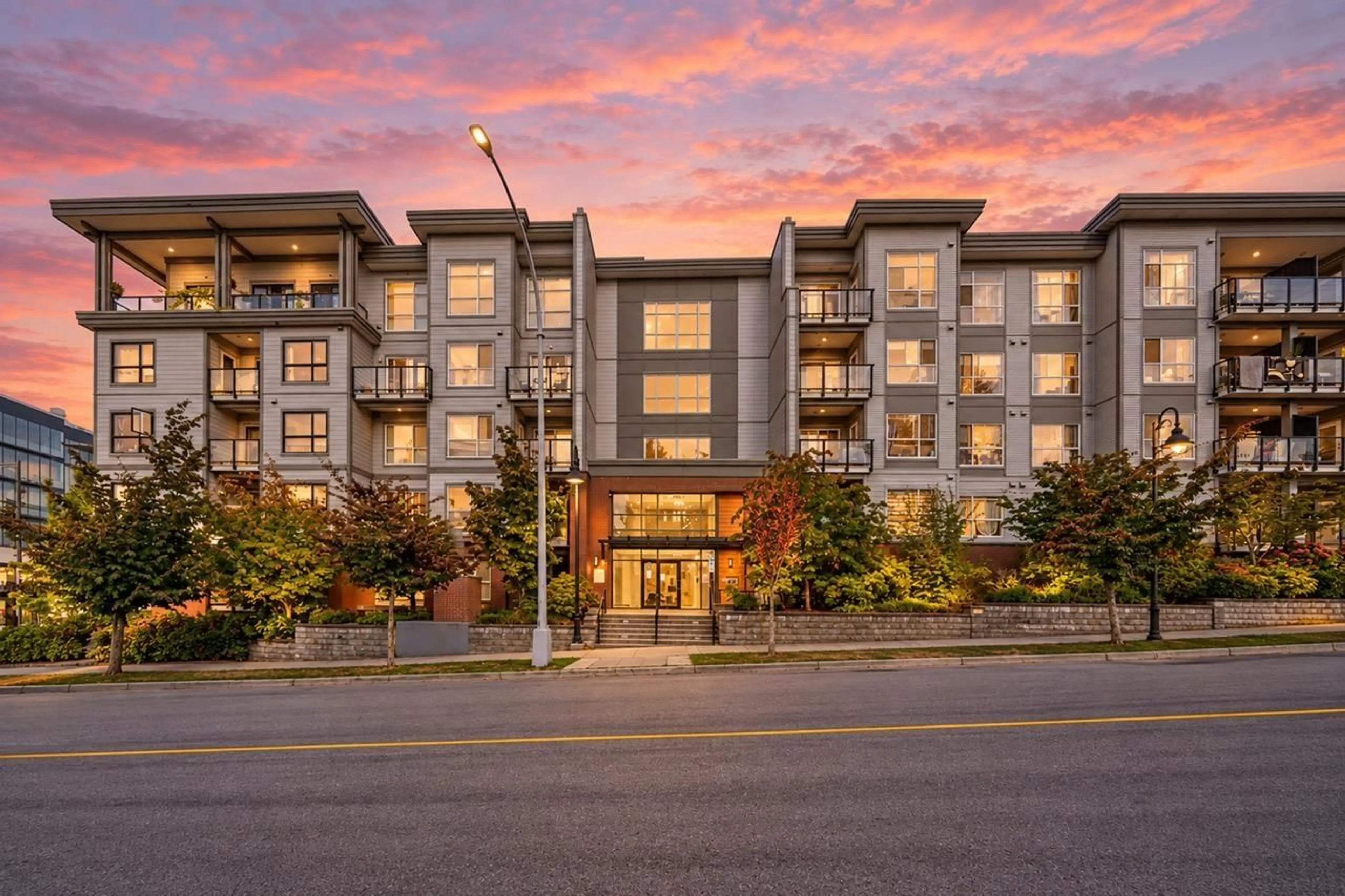 Unknown for 422 - 13733 107A AVENUE, Surrey British Columbia V3T0B7