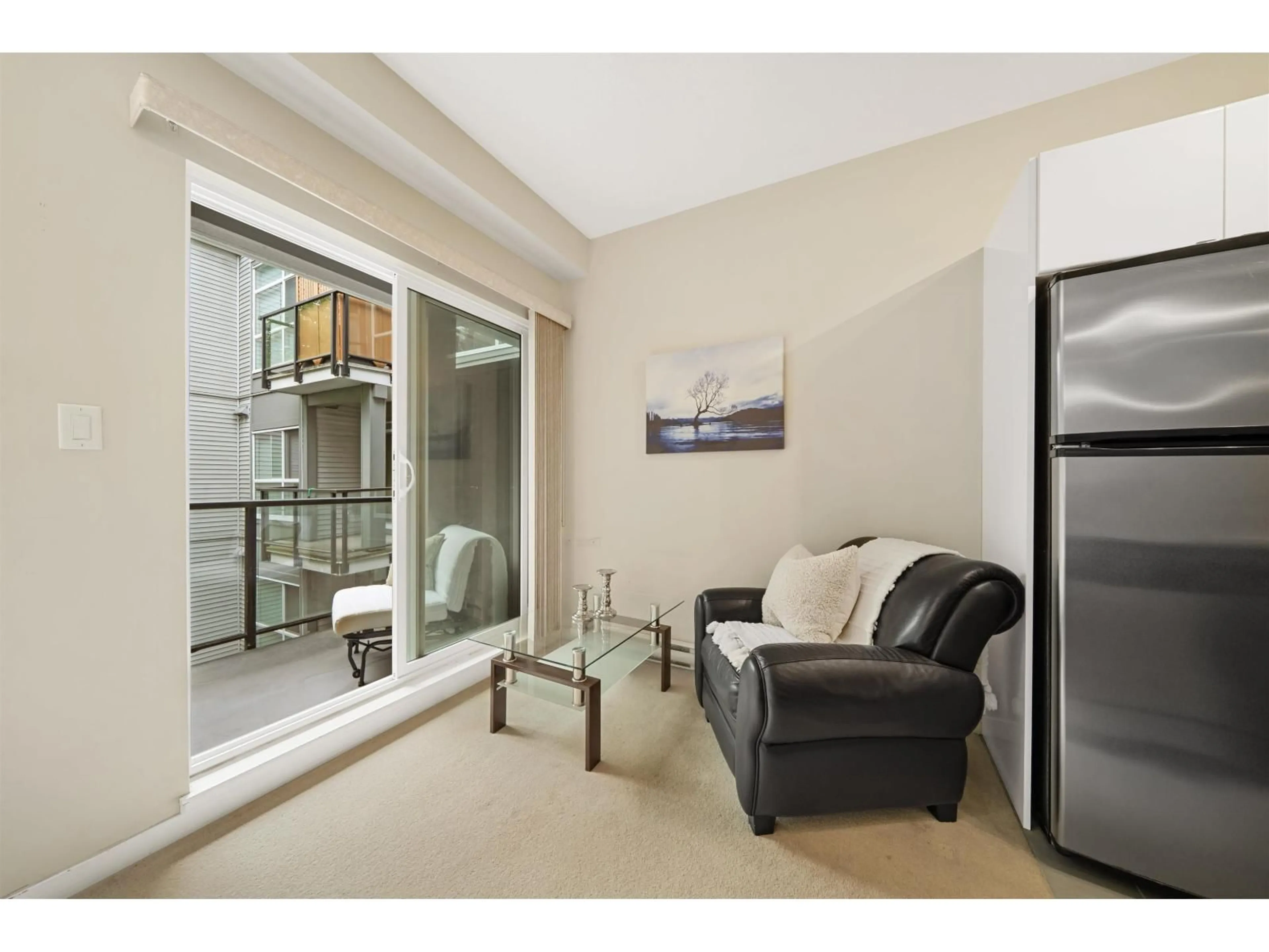 Living room with furniture, unknown for 422 - 13733 107A AVENUE, Surrey British Columbia V3T0B7