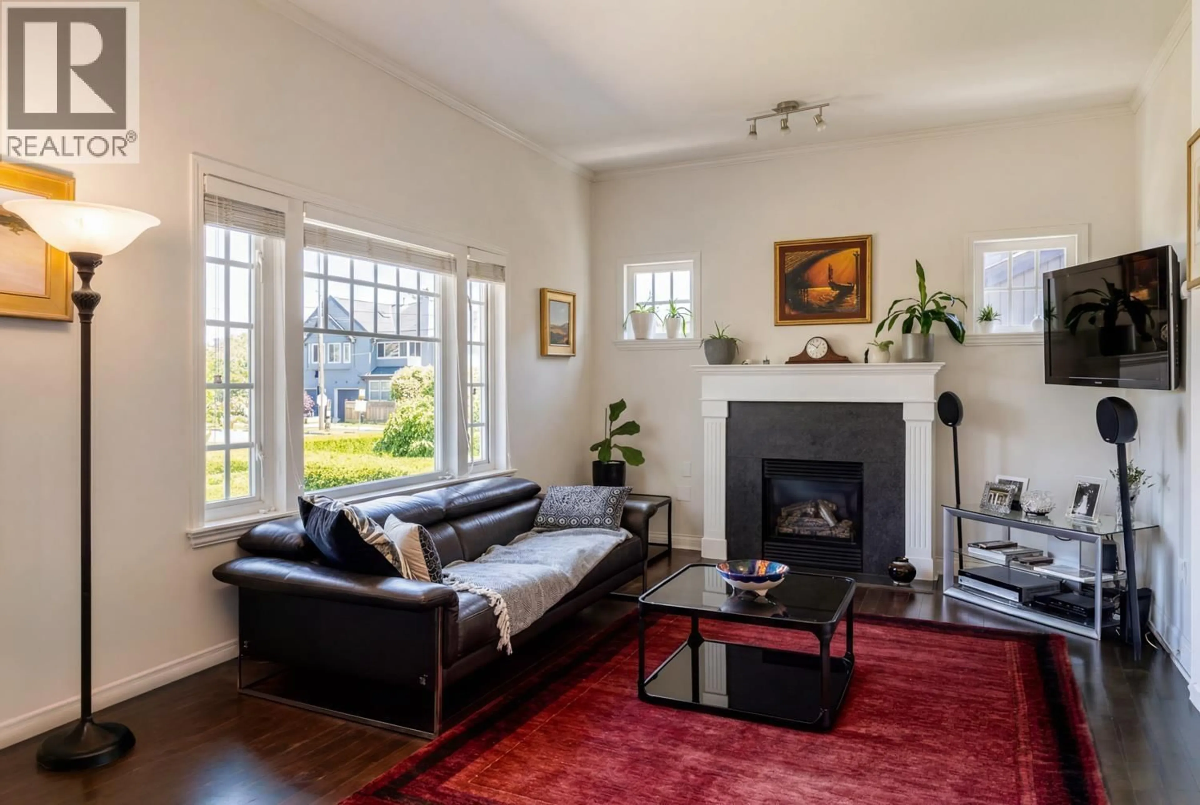 Living room with furniture, unknown for 2950 8TH AVENUE, Vancouver British Columbia V6K2C1