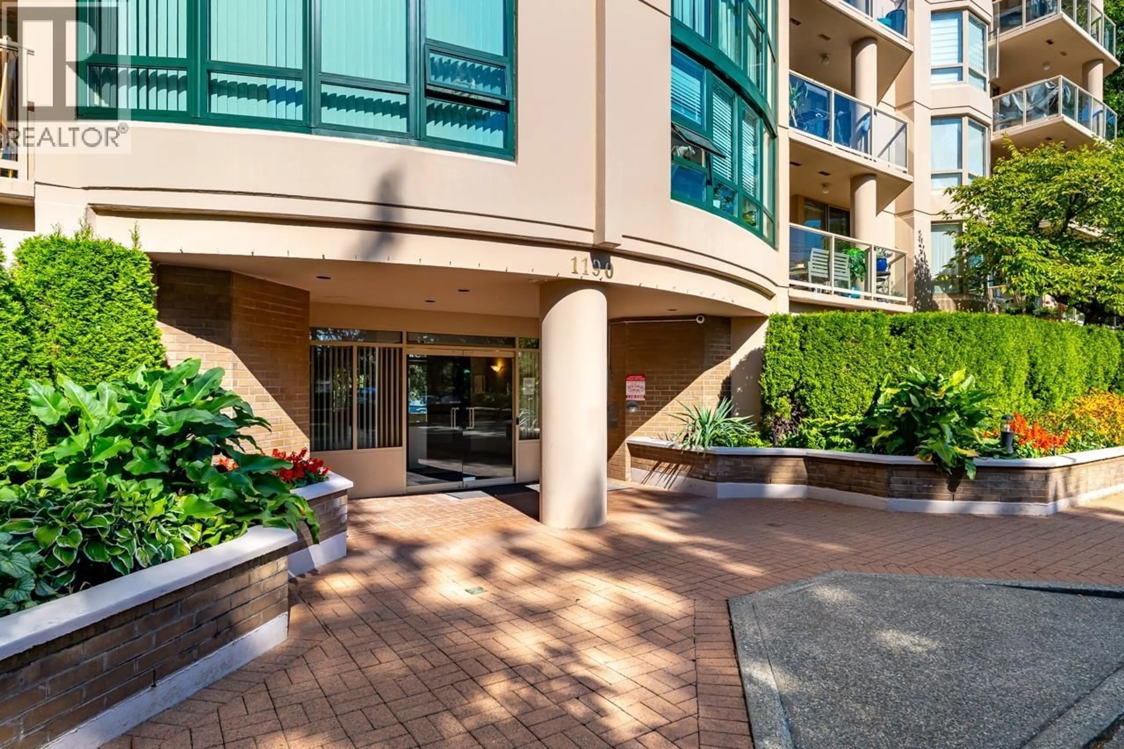 Indoor foyer for 1002 - 1190 PIPELINE ROAD, Coquitlam British Columbia V3B7T9