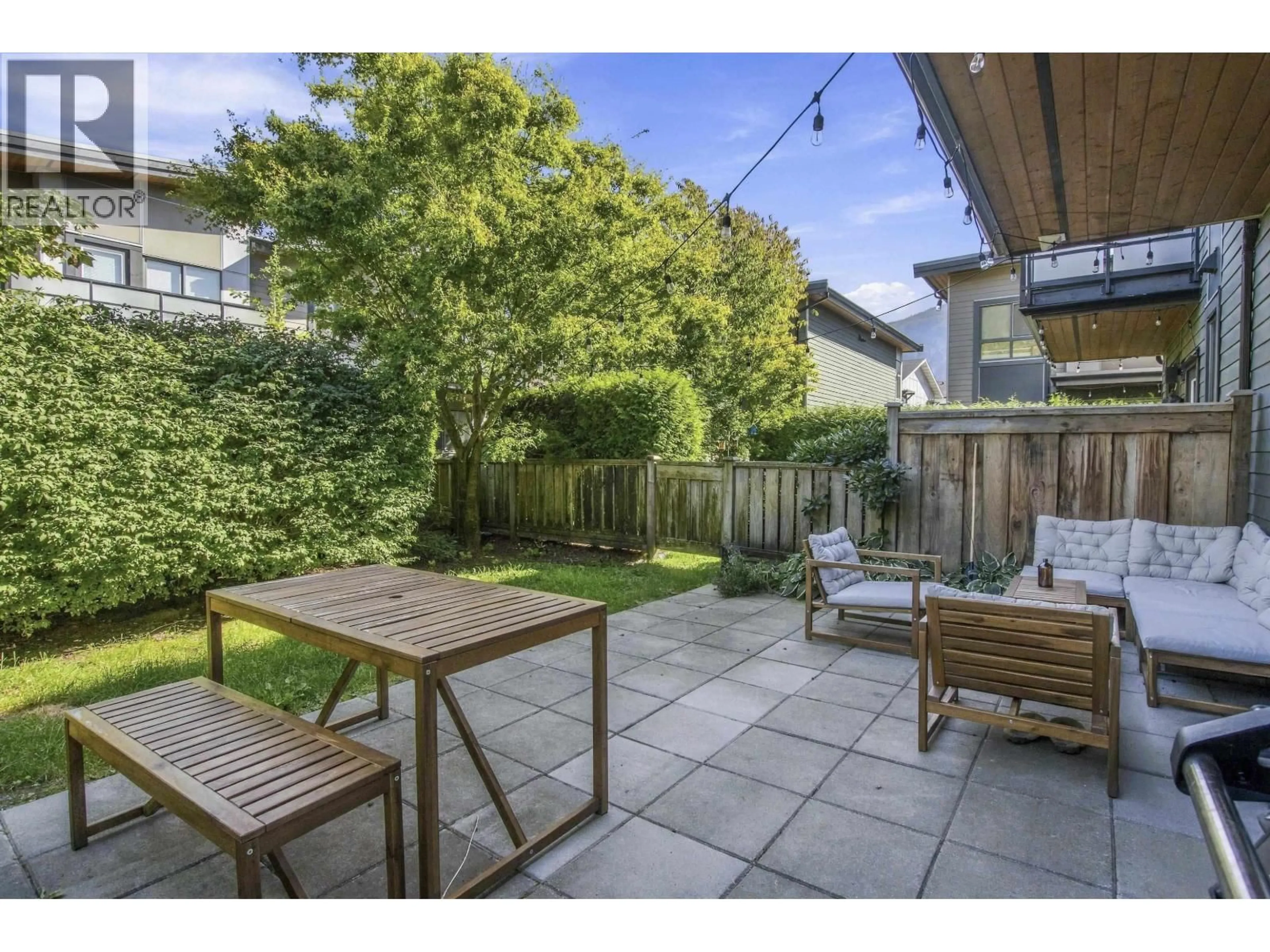 Patio, street for 1152 NATURES GATE, Squamish British Columbia V8B0A9