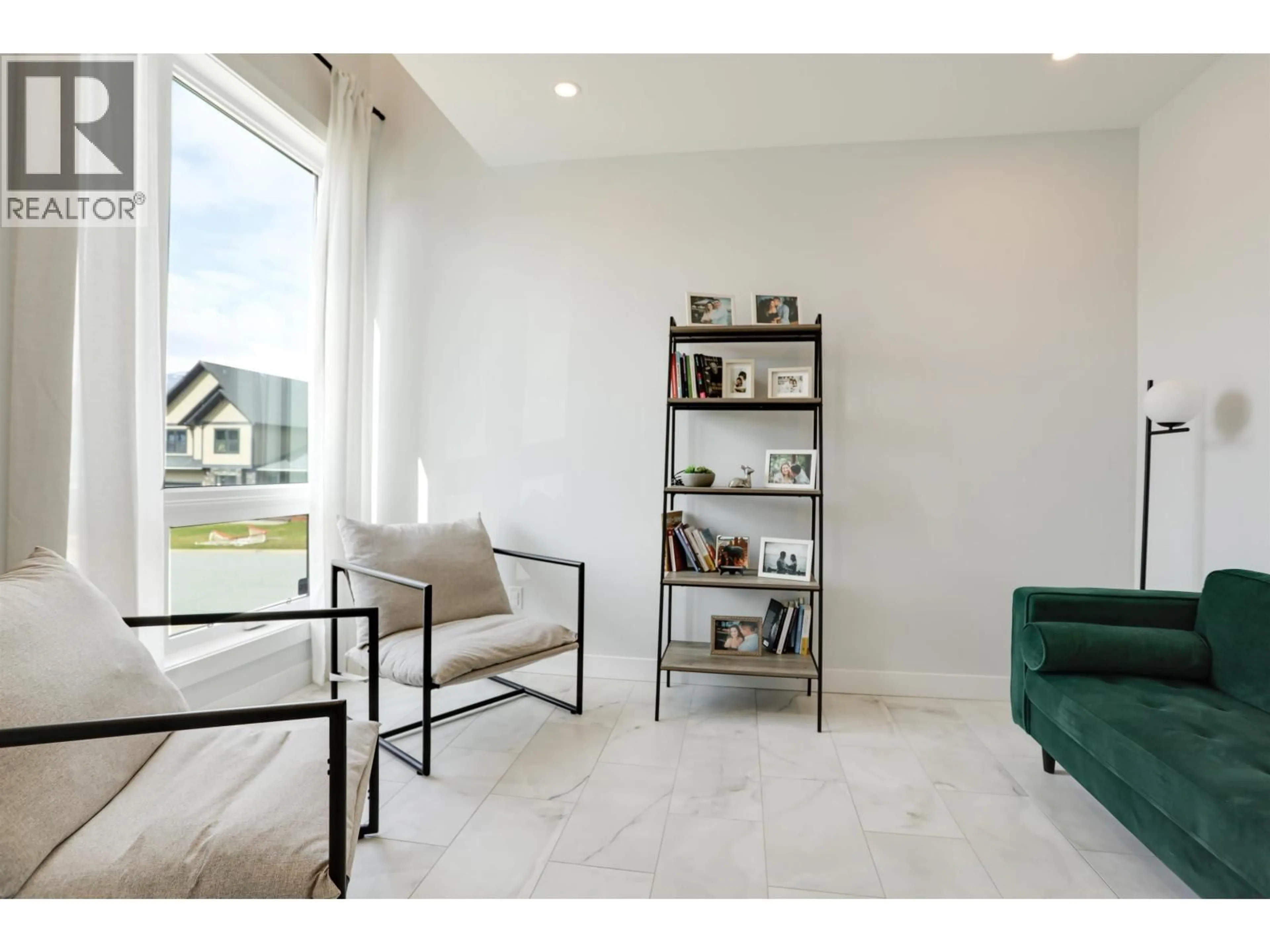 Living room with furniture, ceramic/tile floor for 6 ROBINSON STREET, Kitimat British Columbia V8C2S2