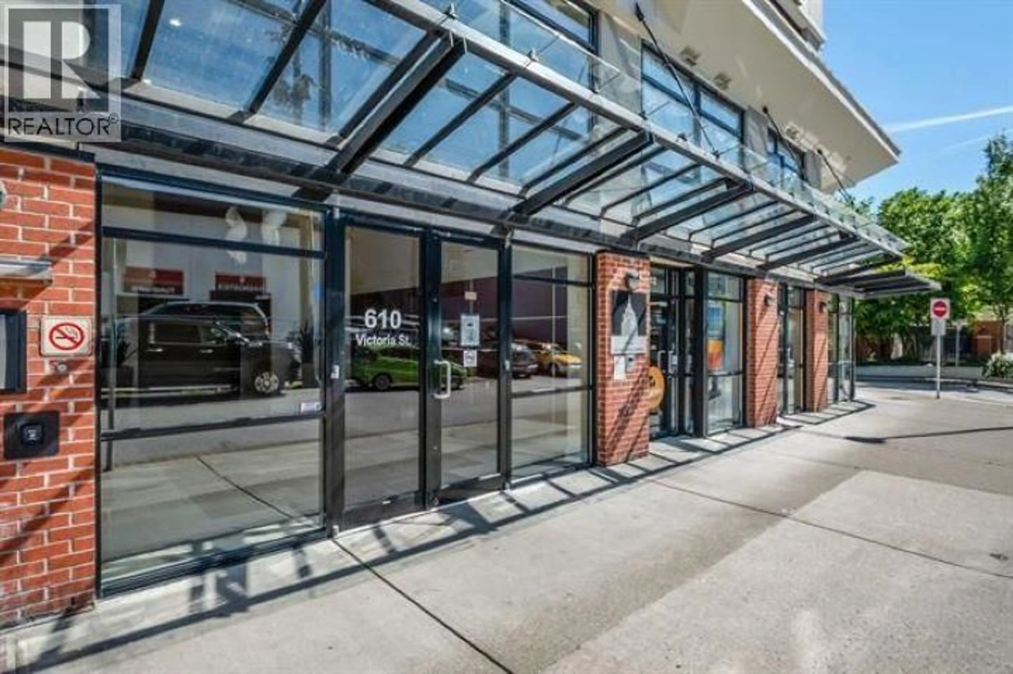 Indoor foyer for 408 - 610 VICTORIA STREET, New Westminster British Columbia V3M0A5
