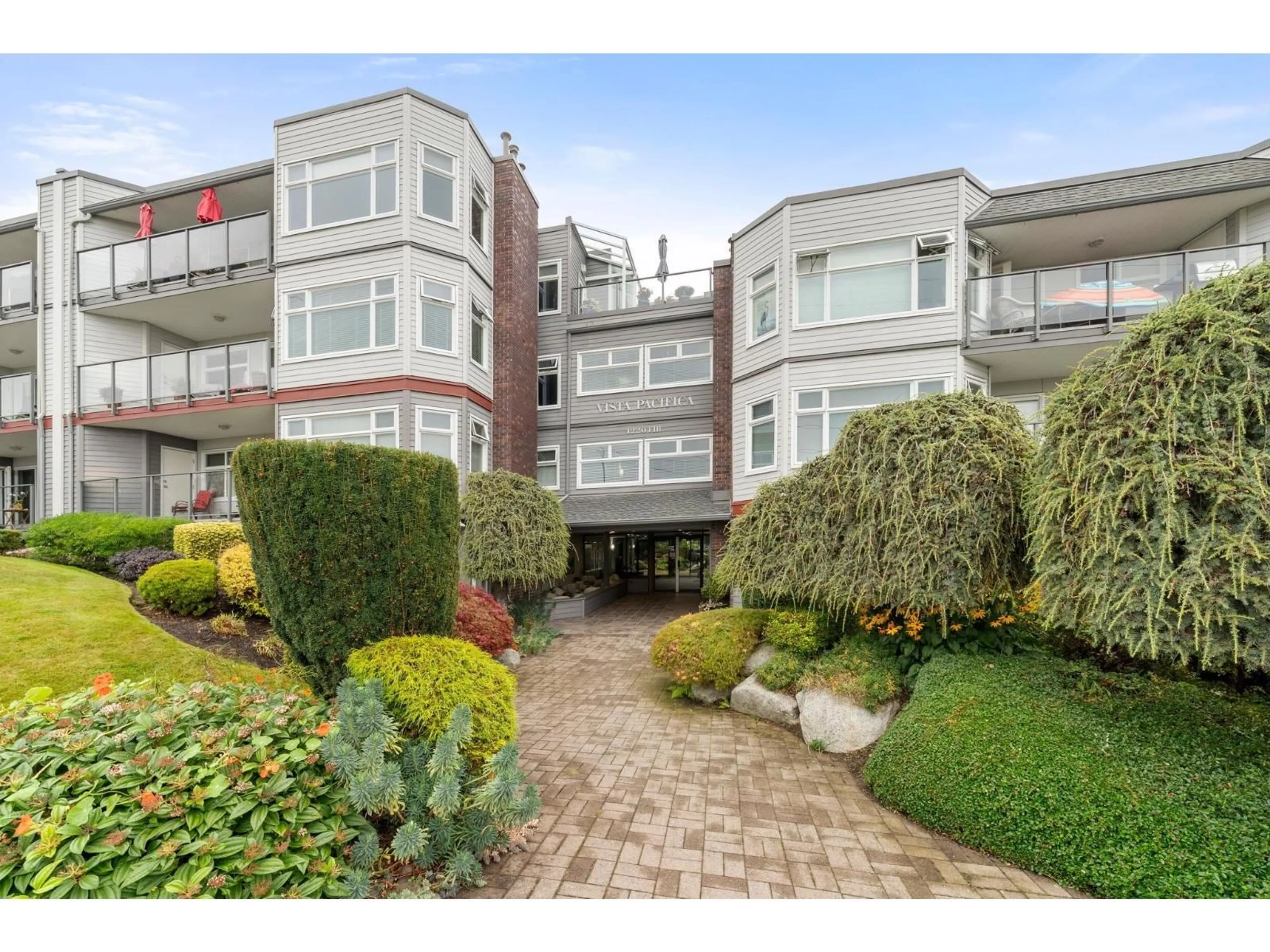 Unknown for 412 - 1220 FIR STREET, White Rock British Columbia V4B4B1
