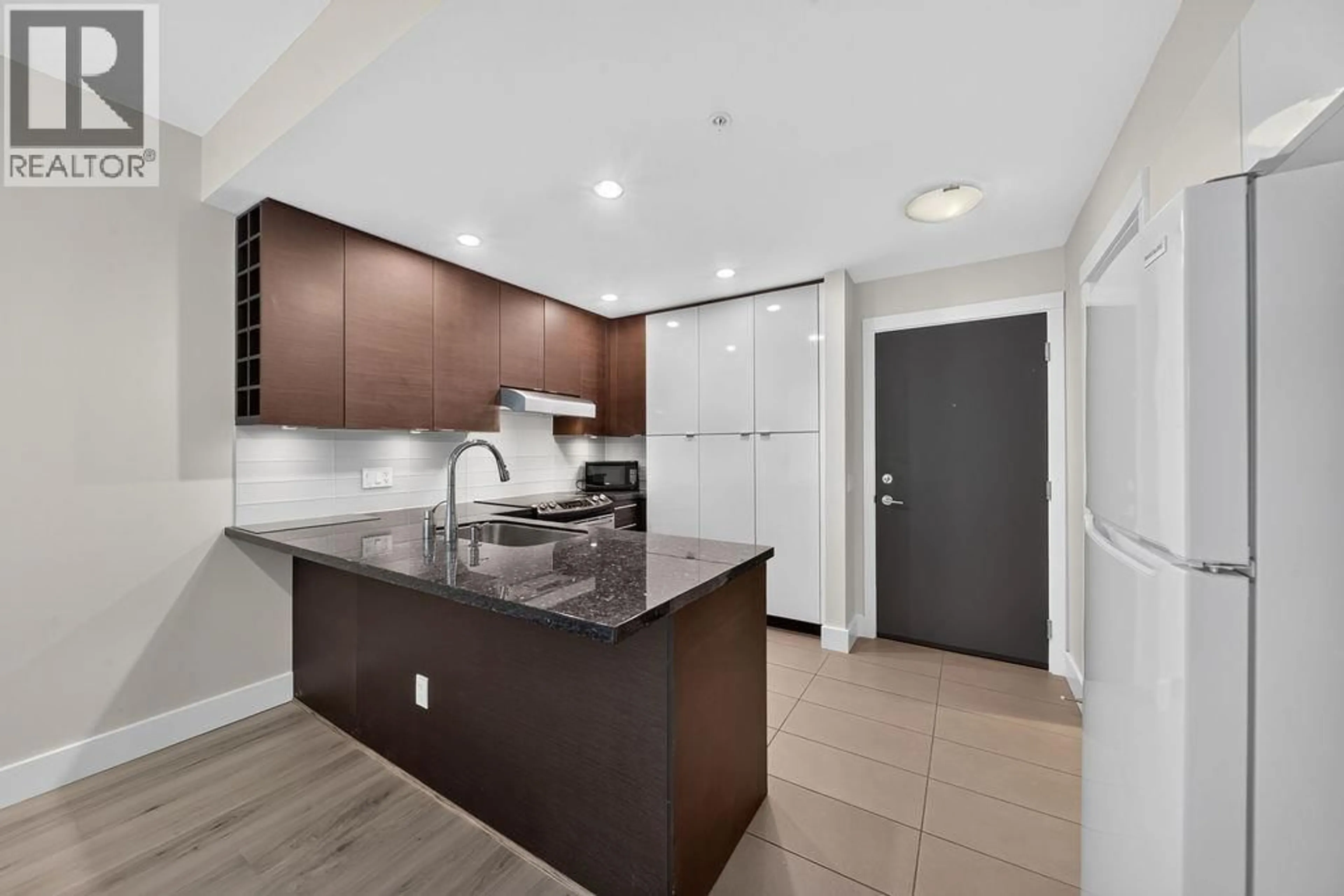 Standard kitchen, unknown for 208 - 3478 WESBROOK MALL, Vancouver British Columbia V6S0B6