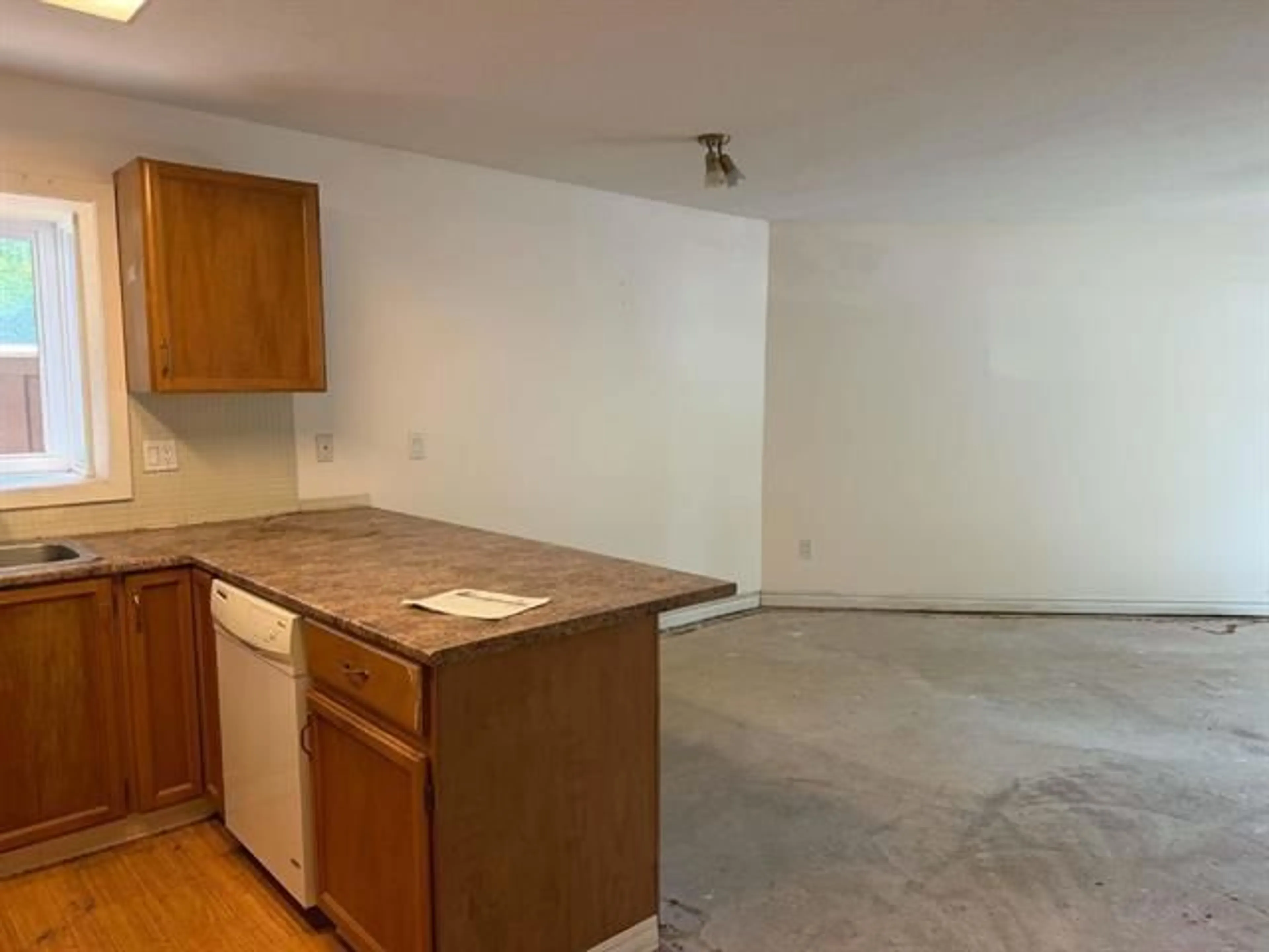 Standard kitchen, unknown for 101 - 13858 102 AVENUE, Surrey British Columbia V3T1P1