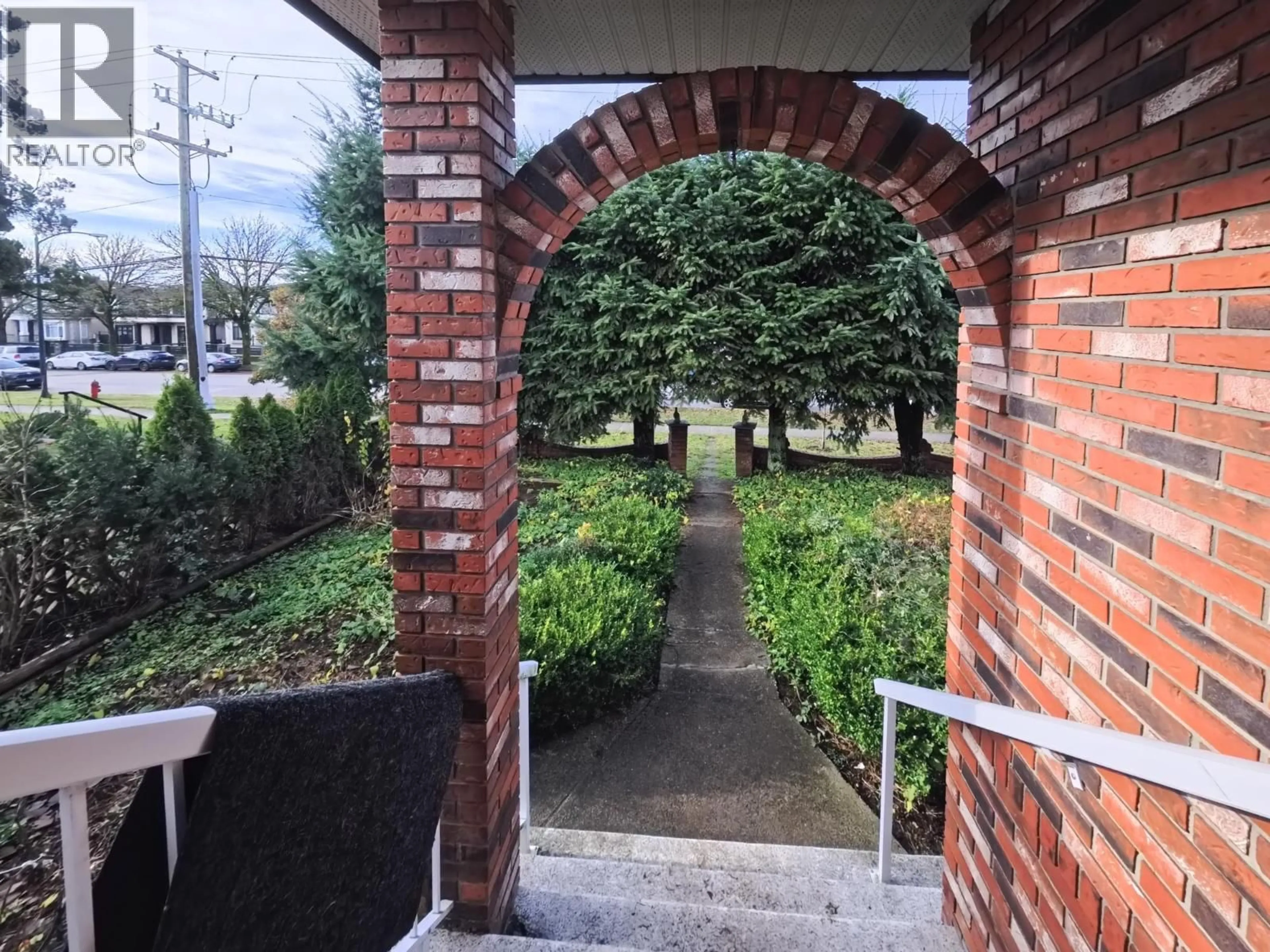 Unknown for 6174 TYNE STREET, Vancouver British Columbia V5S3L4