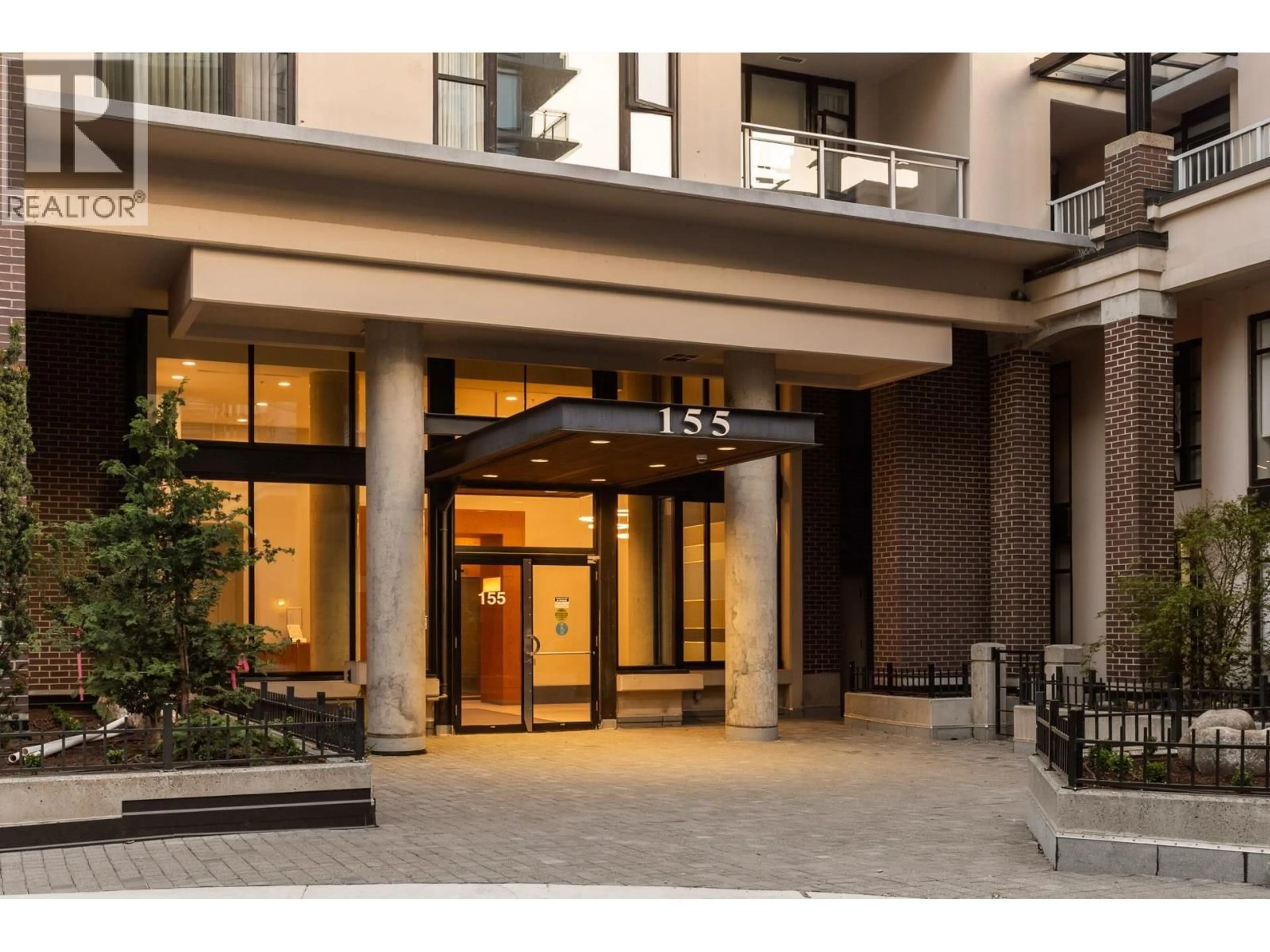 Indoor foyer for 1505 - 155 1ST STREET, North Vancouver British Columbia V7M3N8