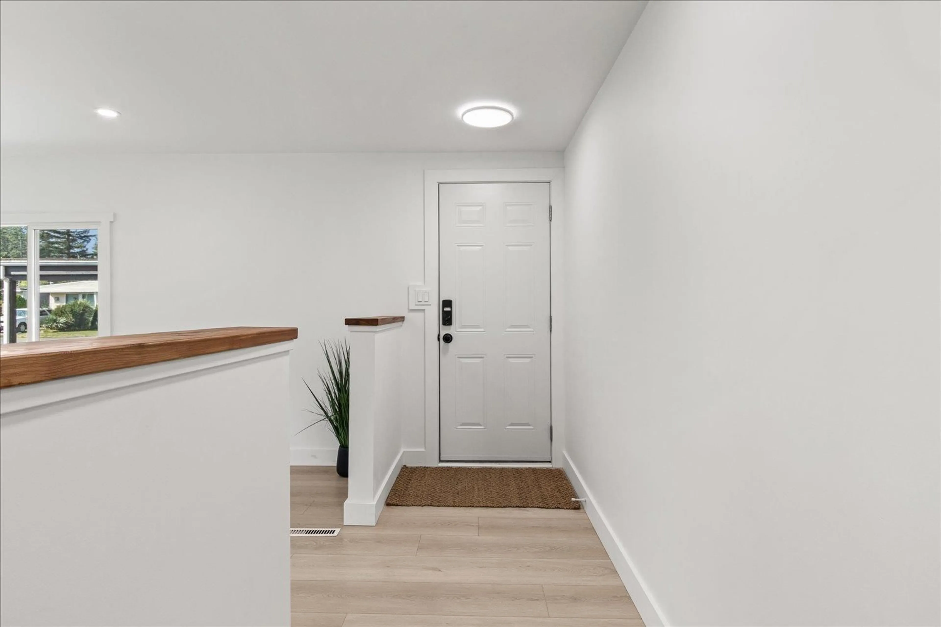 Indoor entryway for 50 - 65367 KAWKAWA LAKE ROAD, Hope British Columbia V0X1L1