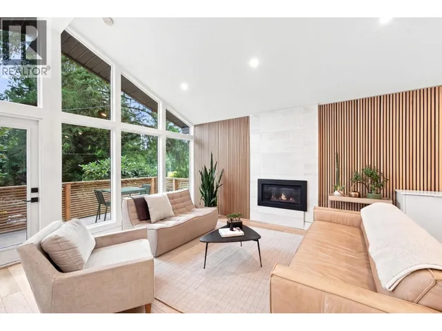 4646 COVE CLIFF ROAD, North Vancouver 2