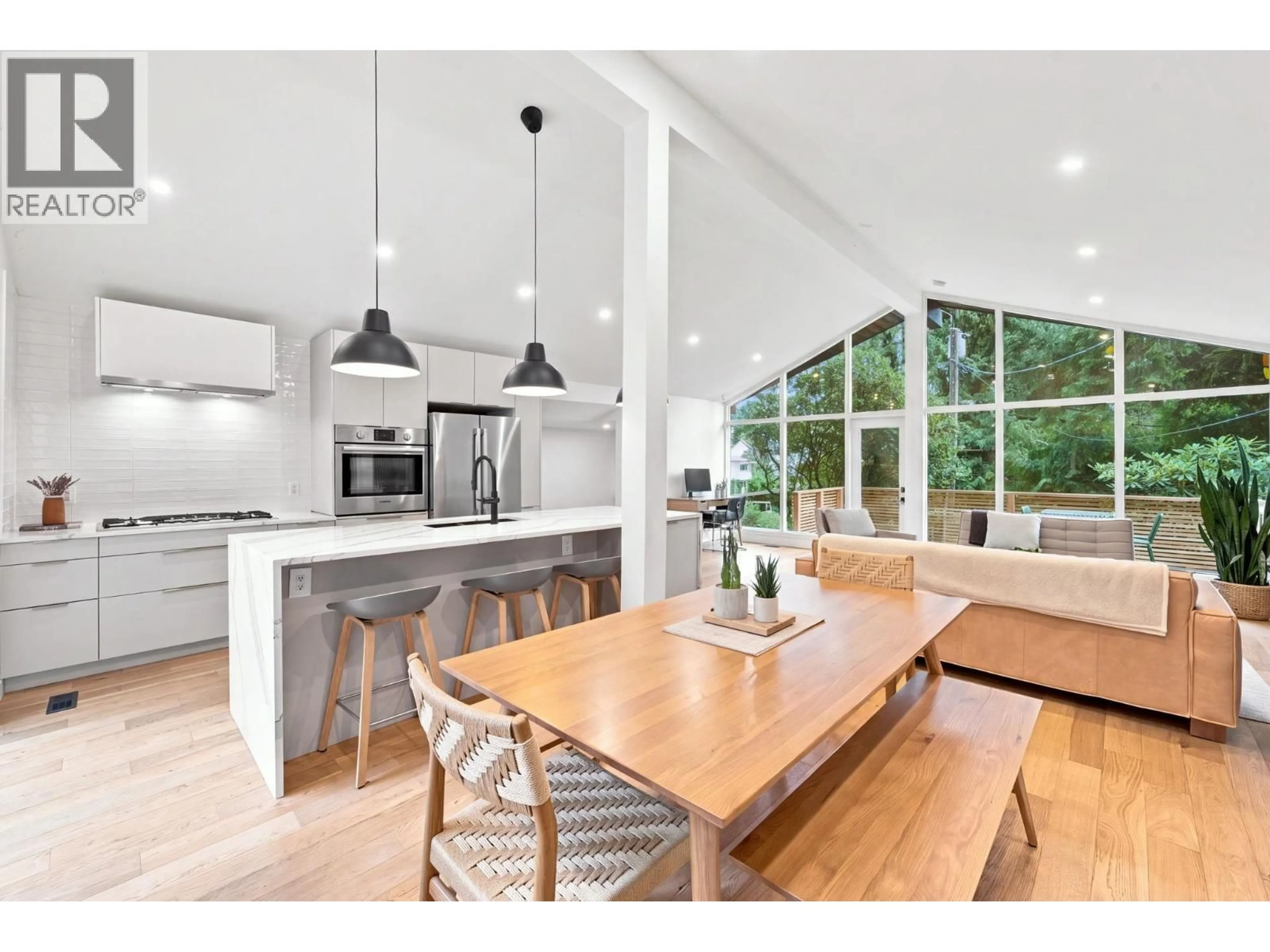 Open concept kitchen, wood/laminate floor for 4646 COVE CLIFF ROAD, North Vancouver British Columbia V7G1H6
