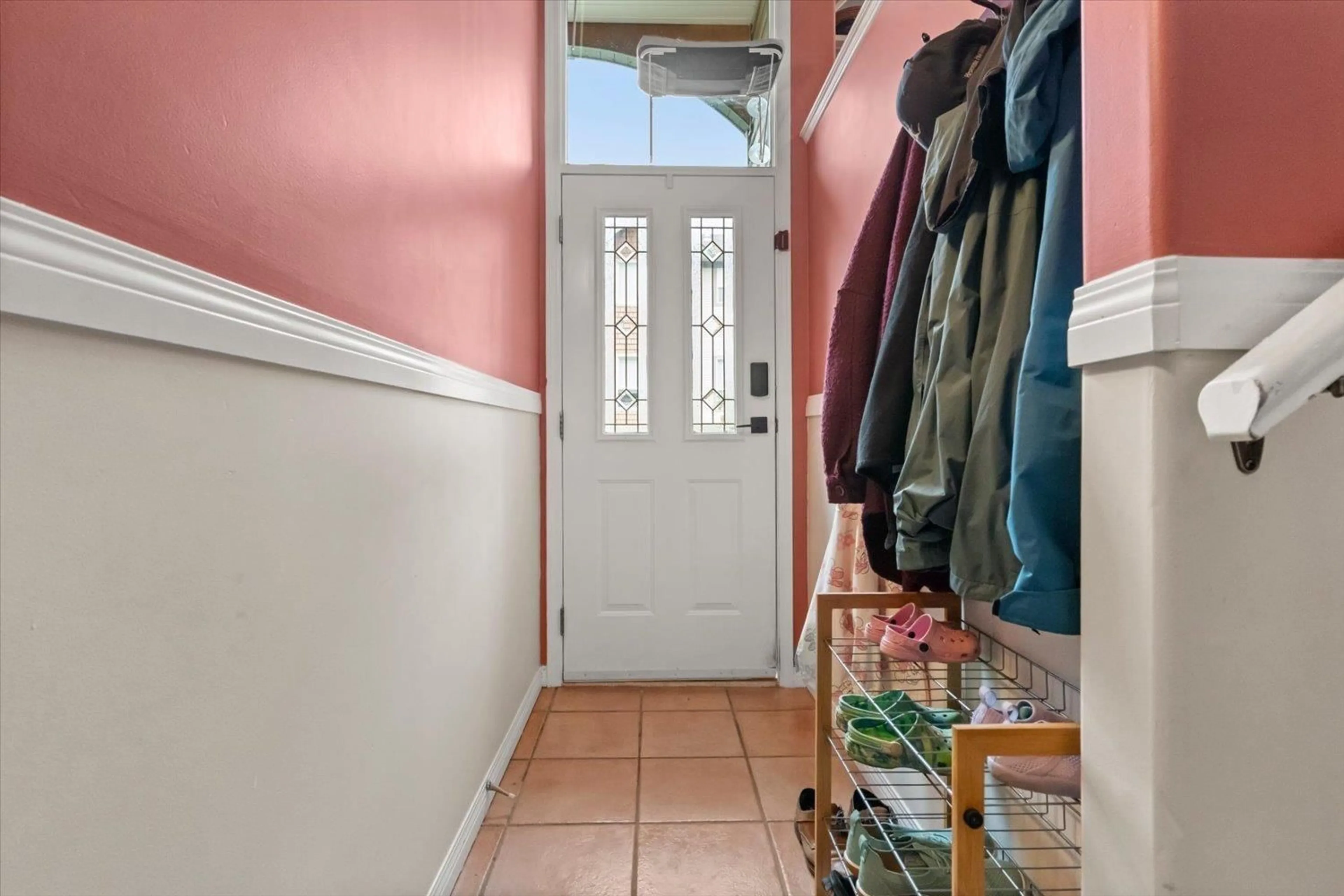 Indoor entryway for 31 - 9470 HAZEL STREET, Chilliwack British Columbia V2P5N1