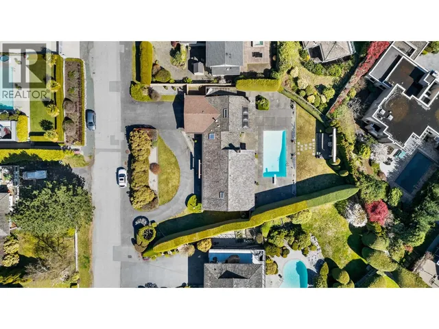 4211 ROCKRIDGE CRESCENT, West Vancouver 2