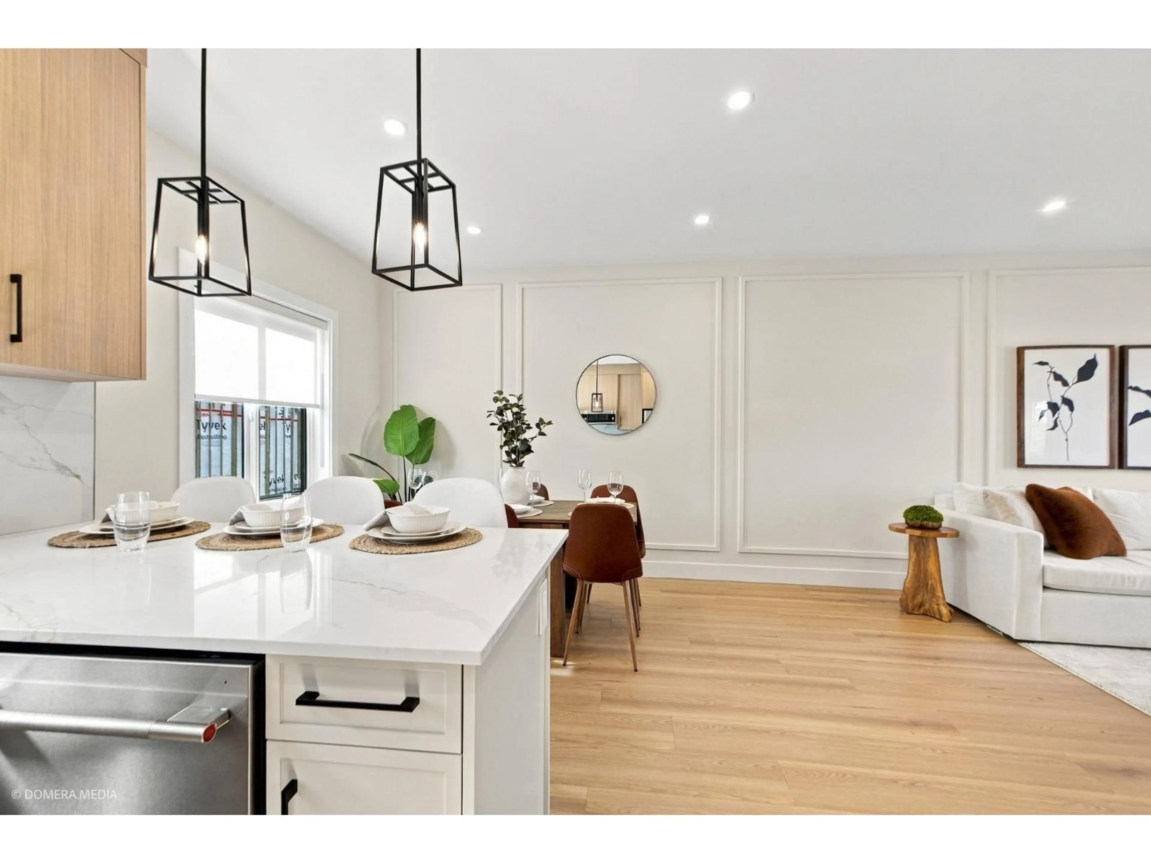 Open concept kitchen, wood/laminate floor for 4 - 17432 58 AVENUE, Surrey British Columbia V3S1L2
