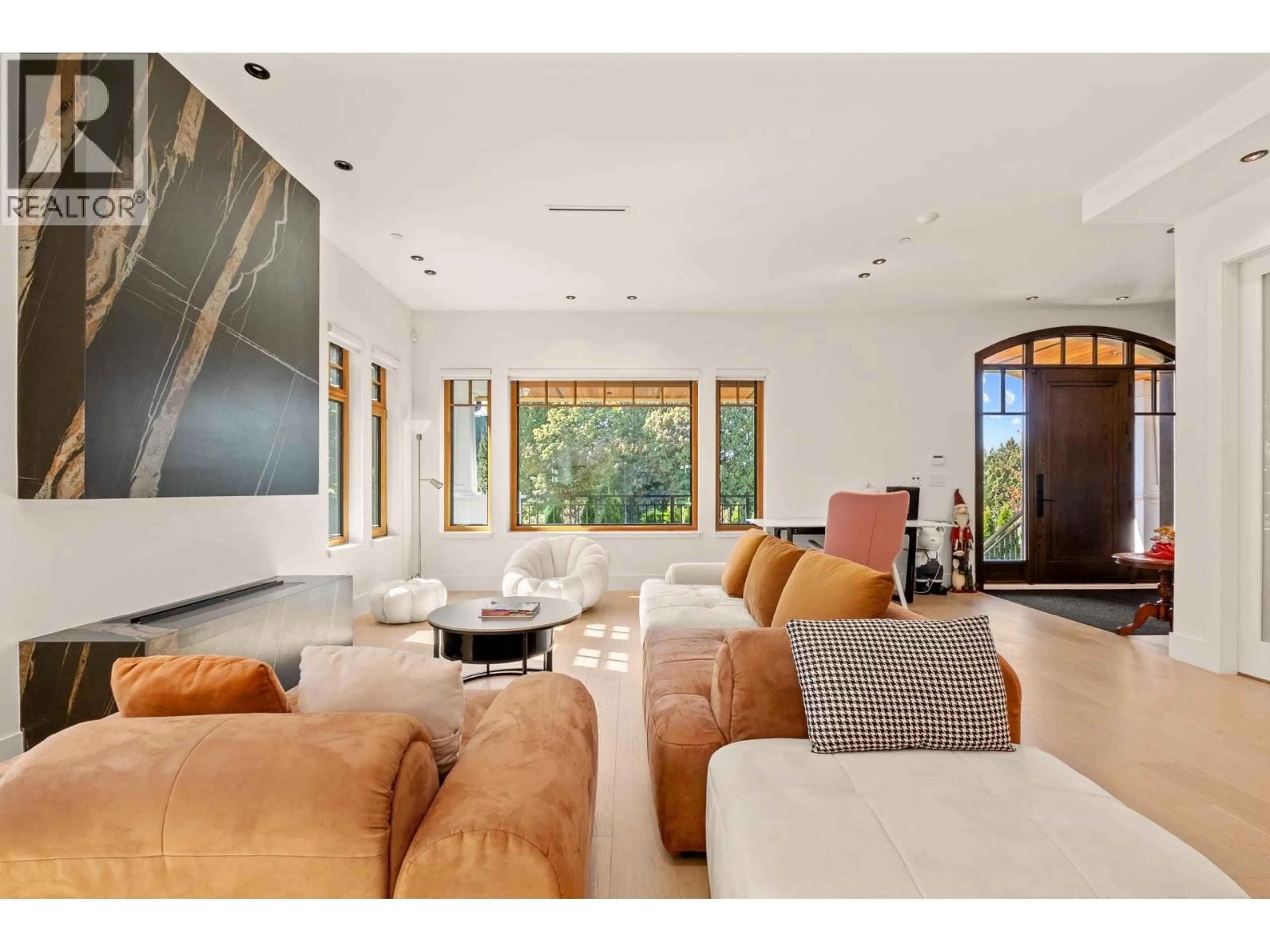 Home theater for 2051 KING EDWARD AVENUE, Vancouver British Columbia V6J2W8
