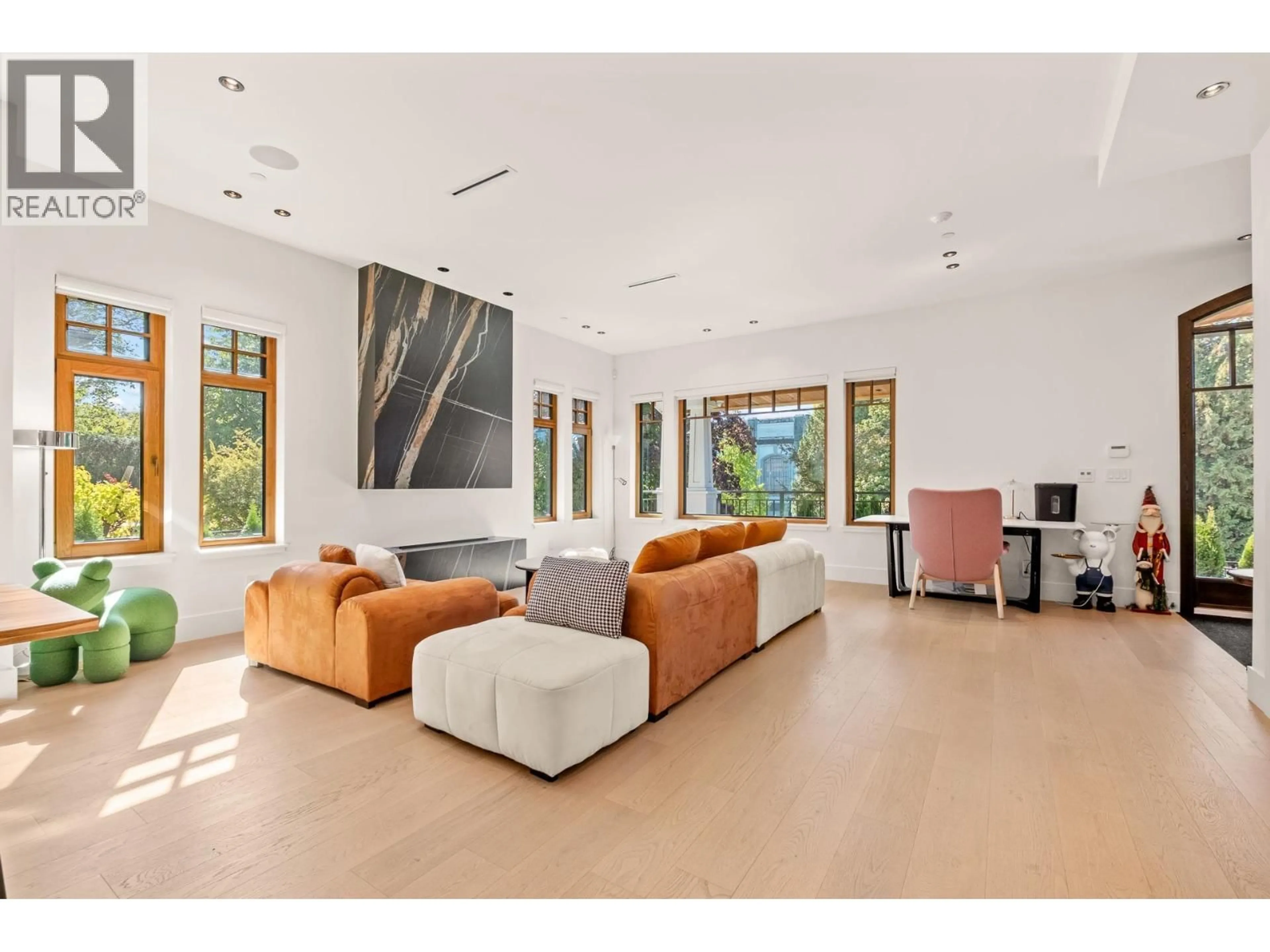 Unknown for 2051 KING EDWARD AVENUE, Vancouver British Columbia V6J2W8