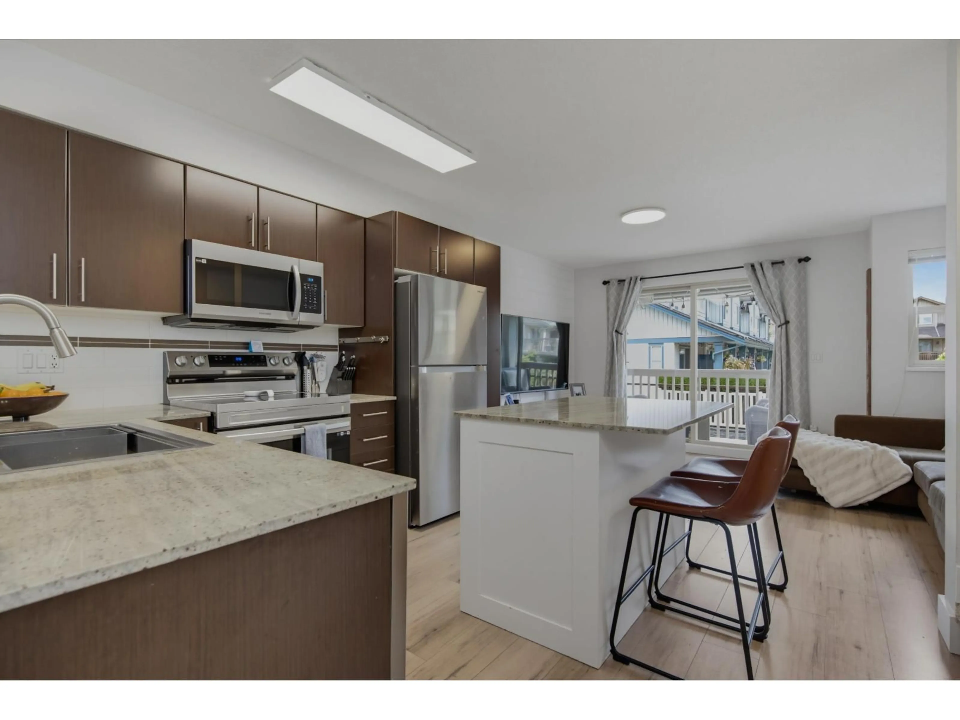 Open concept kitchen, unknown for 89 - 19250 65 AVENUE, Surrey British Columbia V4N5R7