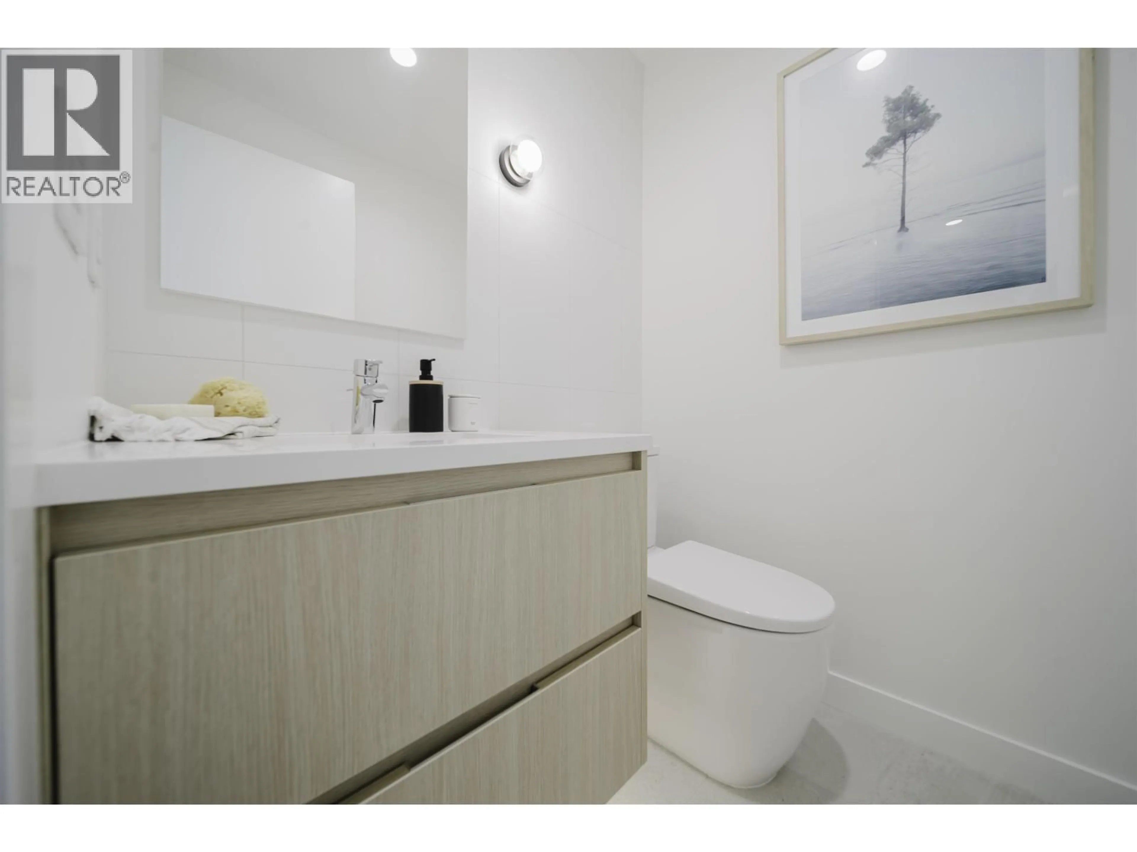 Standard bathroom, unknown for 306 - 595 KEMSLEY AVENUE, Coquitlam British Columbia V3J0T4