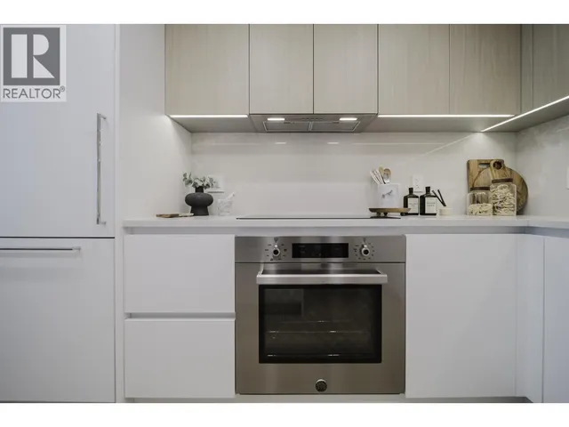 306 - 595 KEMSLEY AVENUE, Coquitlam 4