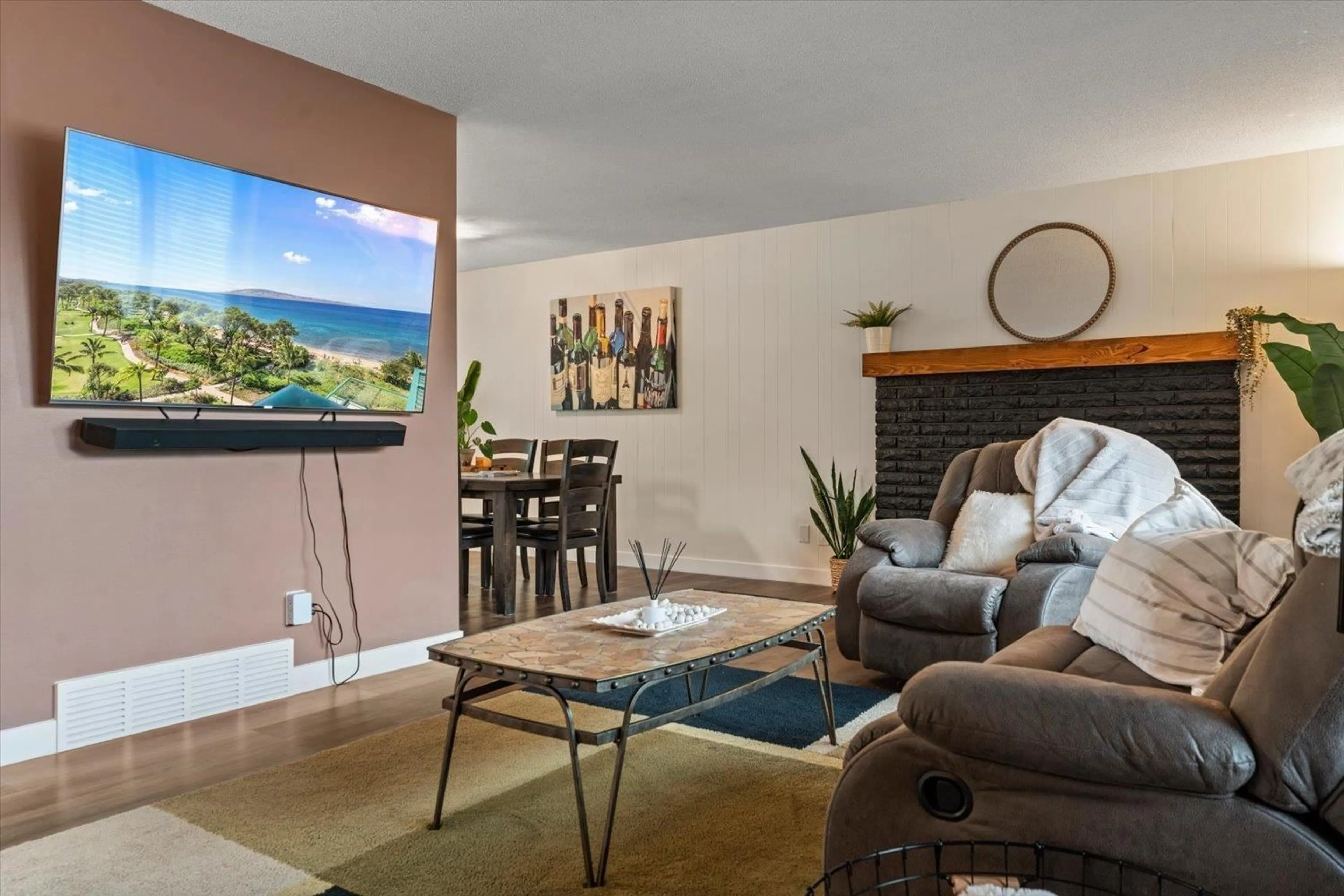 Living room with furniture, unknown for 9890 GRACEMAR DRIVE, Chilliwack British Columbia V2P7P2