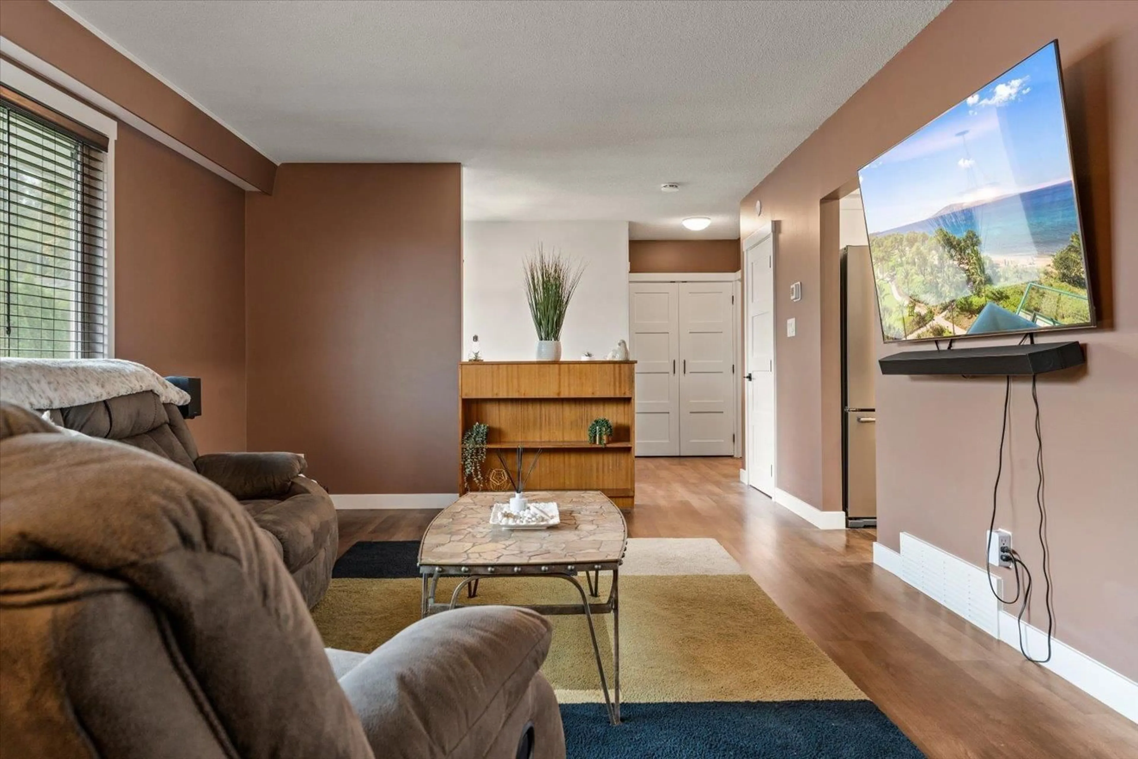Living room with furniture, unknown for 9890 GRACEMAR DRIVE, Chilliwack British Columbia V2P7P2
