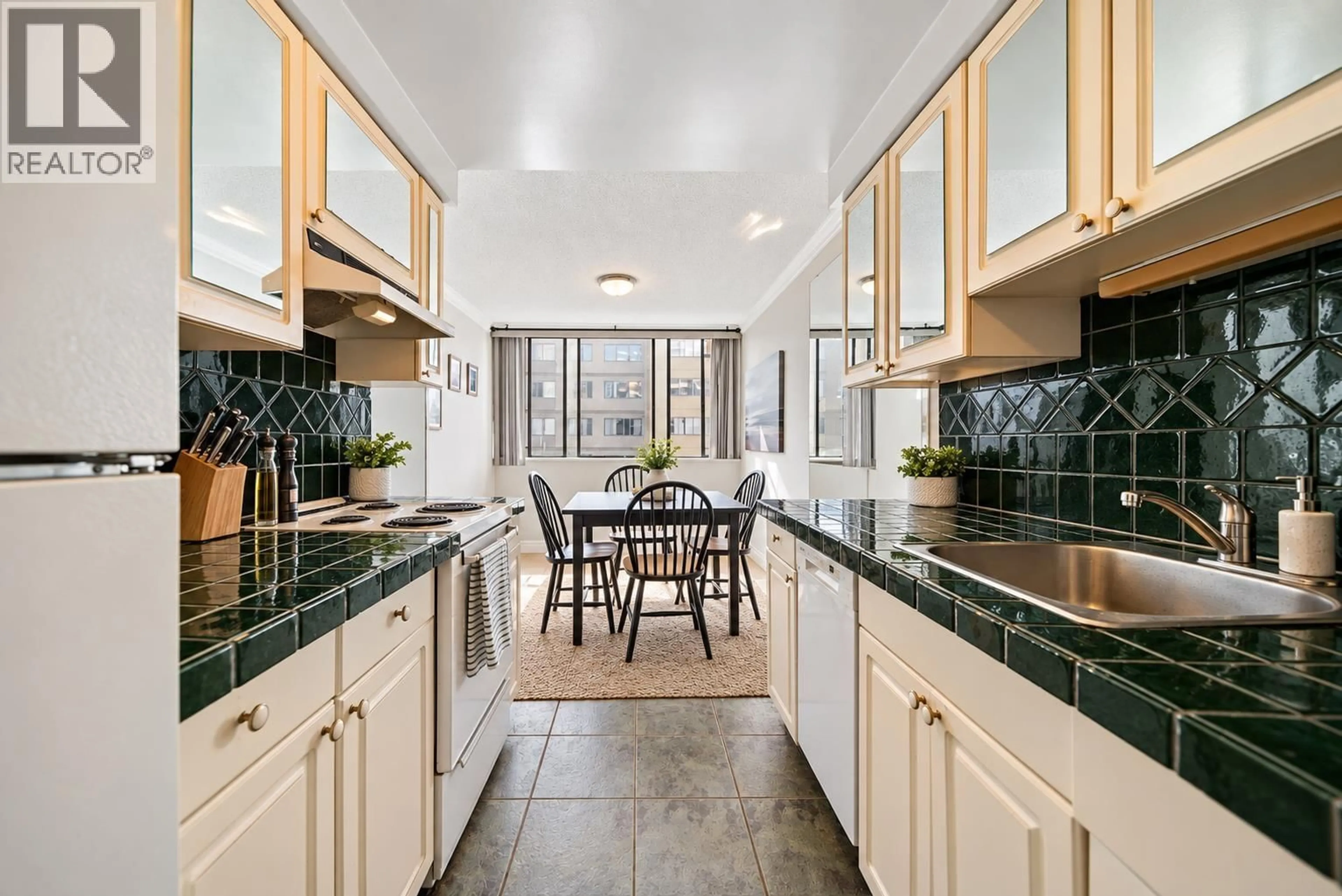 Unknown for 803 - 1270 ROBSON STREET, Vancouver British Columbia V6E3Z6