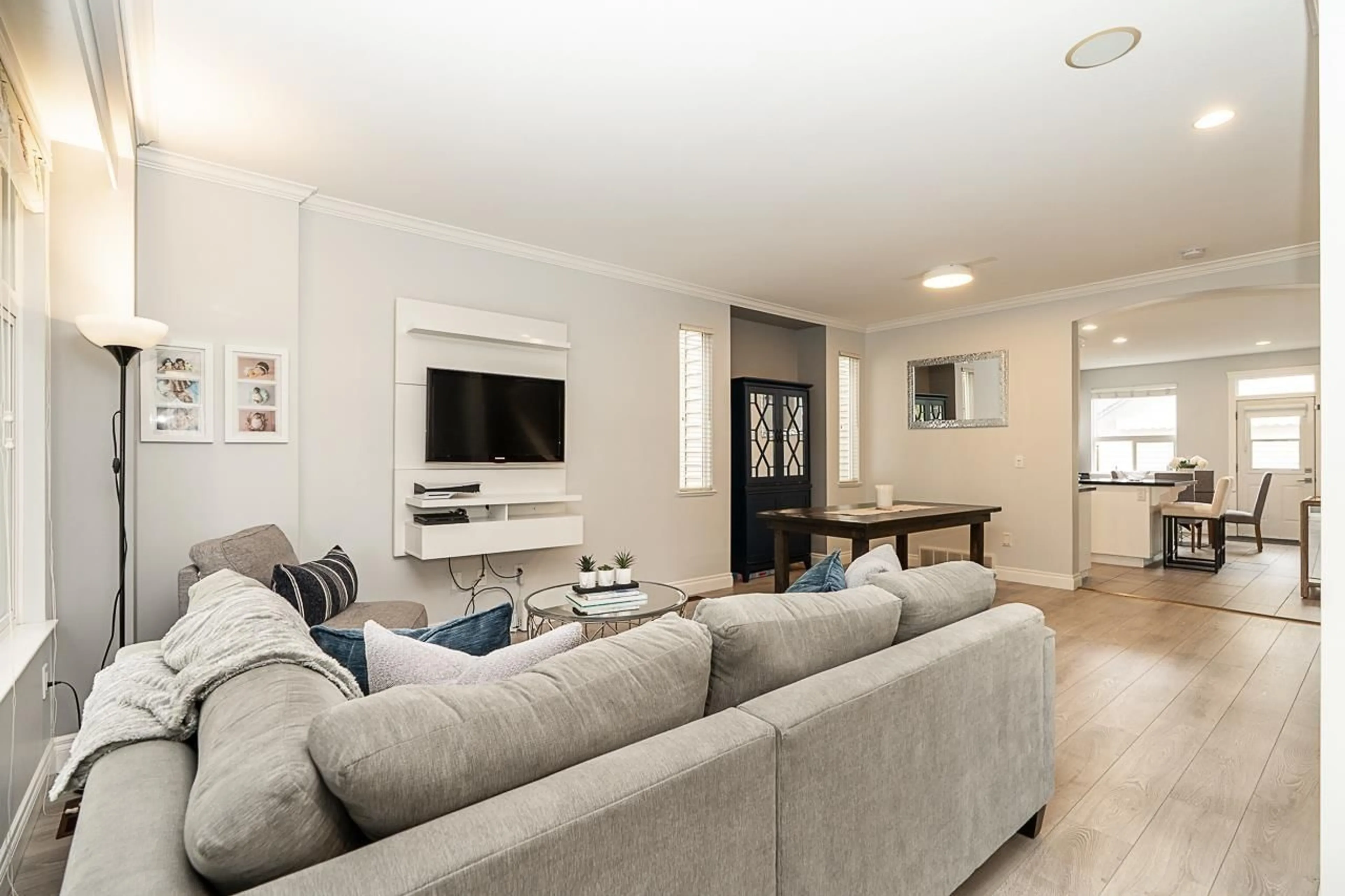Living room with furniture, unknown for 6602 193A STREET, Surrey British Columbia V4N0C1