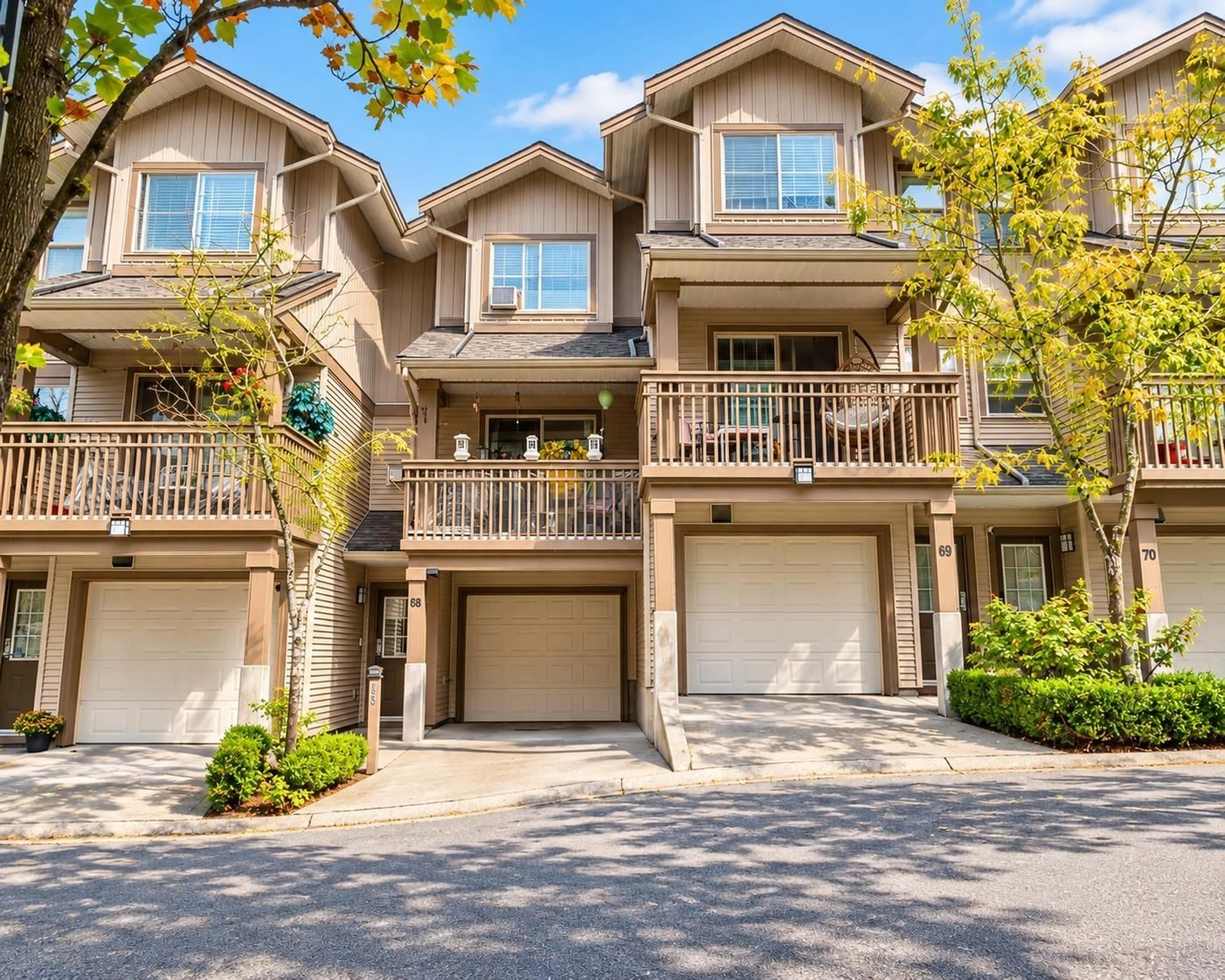 Home with vinyl exterior material, street for 68 - 19250 65 AVENUE, Surrey British Columbia V4N5R7