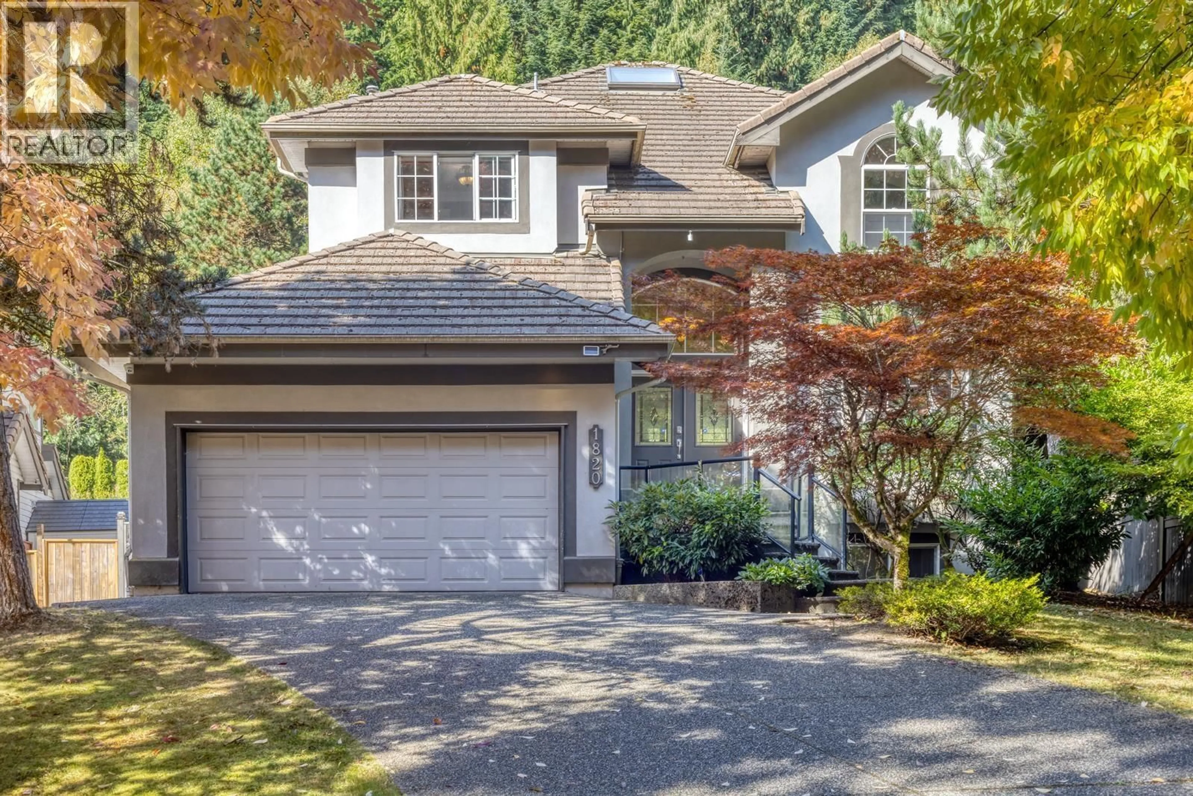 Home with vinyl exterior material, street for 1820 CAMELBACK COURT, Coquitlam British Columbia V3E3K4