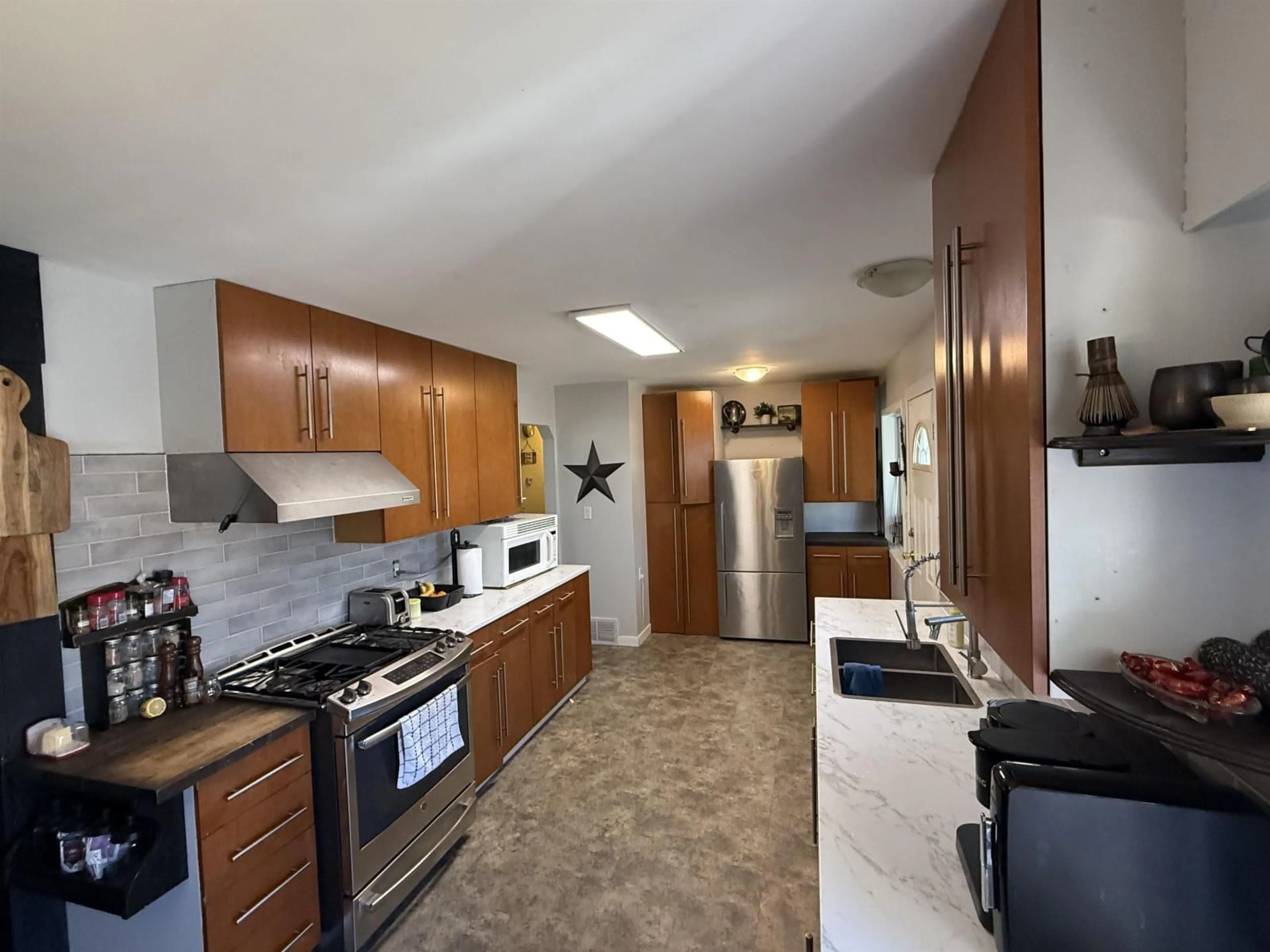 Standard kitchen, unknown for 7307 116 STREET, Delta British Columbia V4V5S8