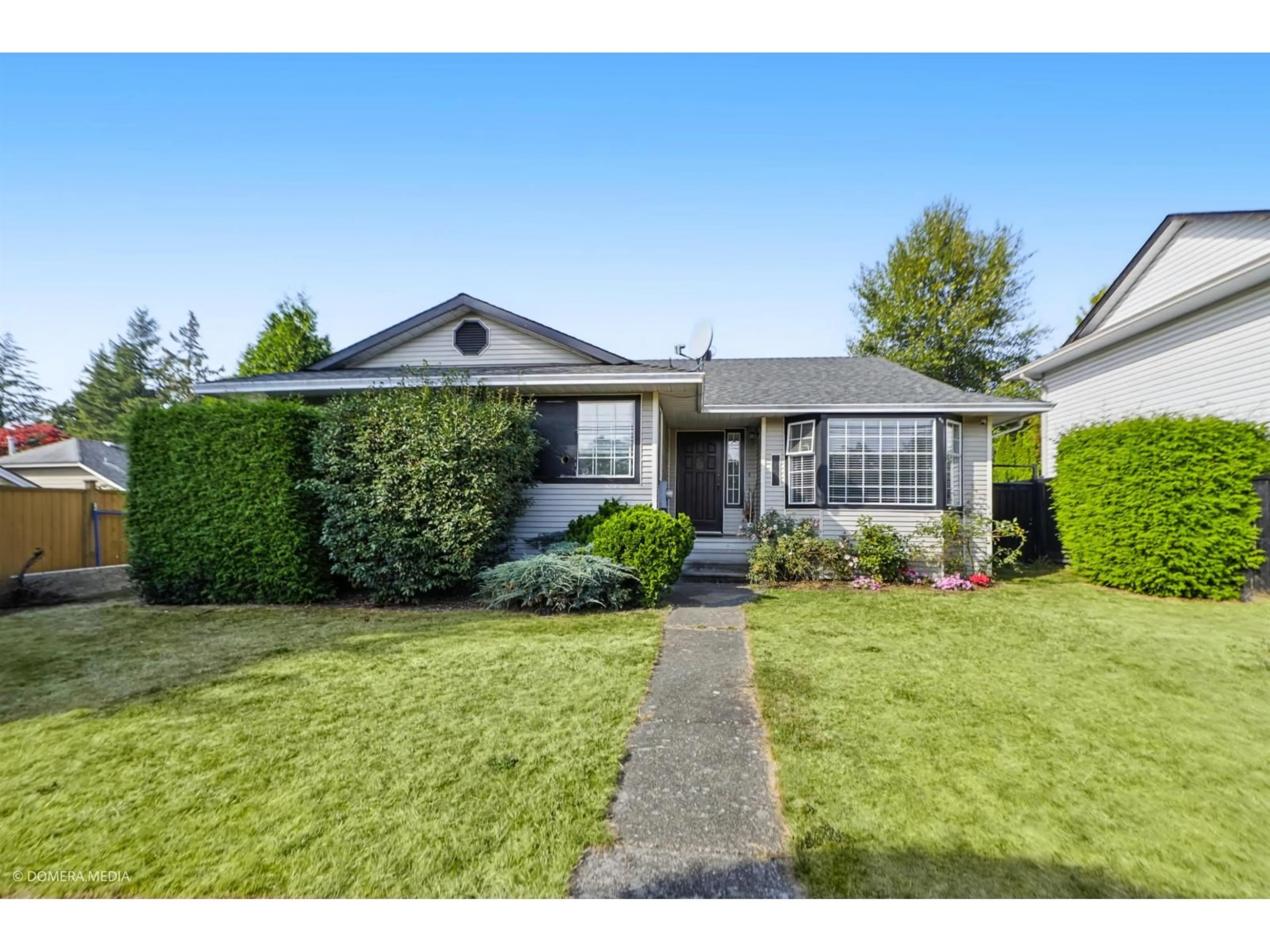 Home with vinyl exterior material, street for 6165 192 STREET, Surrey British Columbia V3S8C7