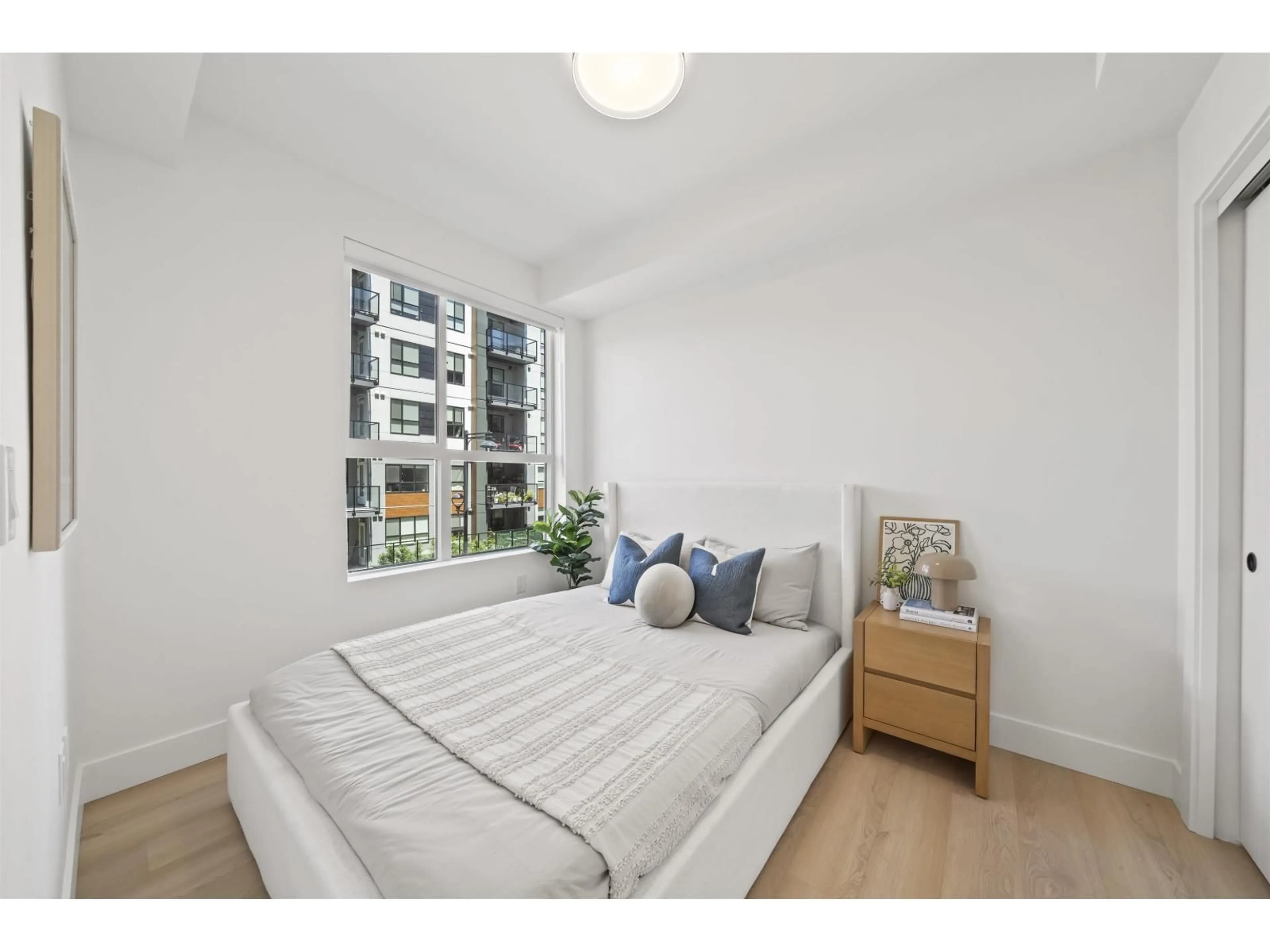 Bedroom with bed, unknown for 220 - 13455 94A AVENUE, Surrey British Columbia V3V0H3
