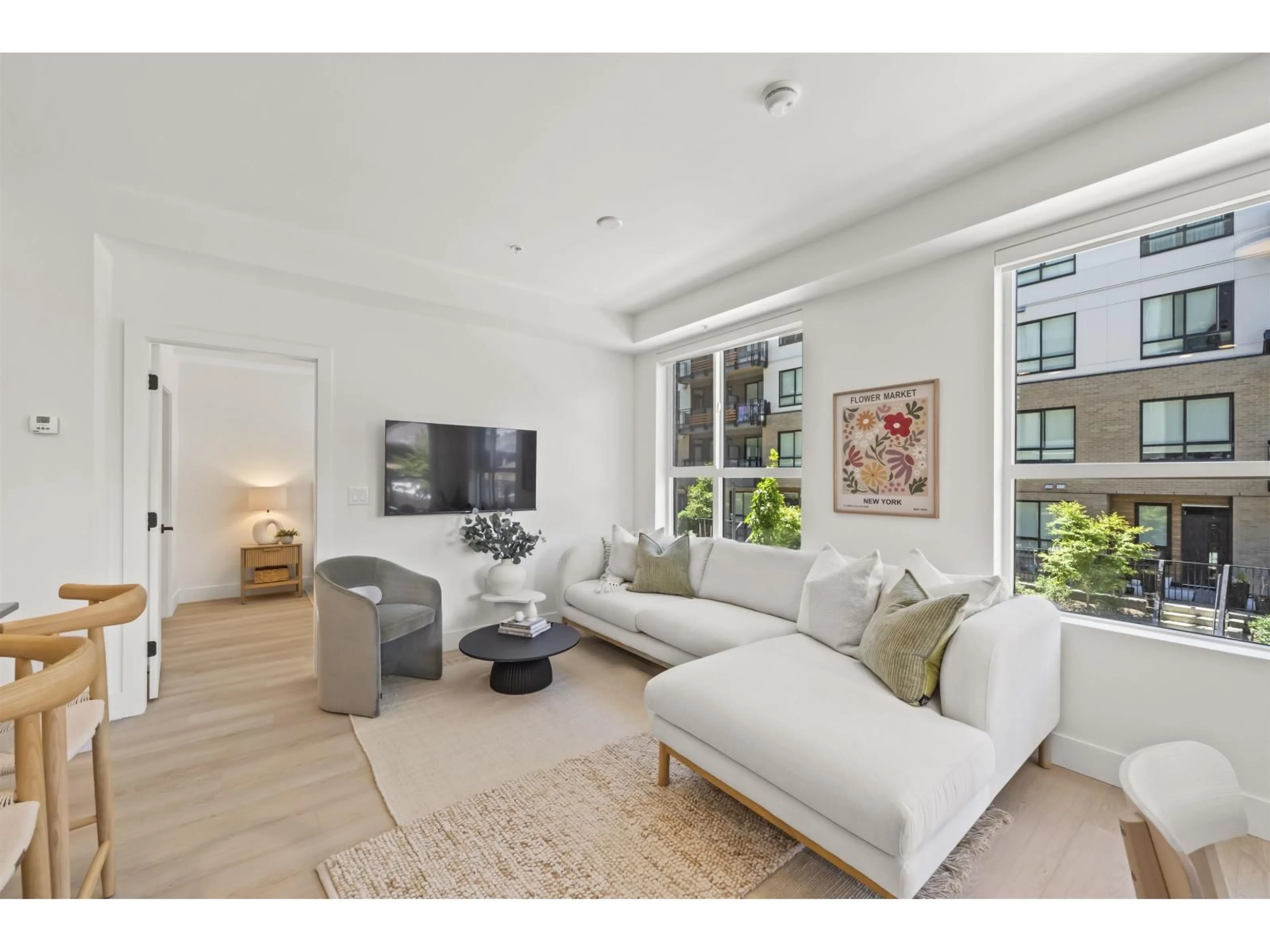 Living room with furniture, unknown for 220 - 13455 94A AVENUE, Surrey British Columbia V3V0H3