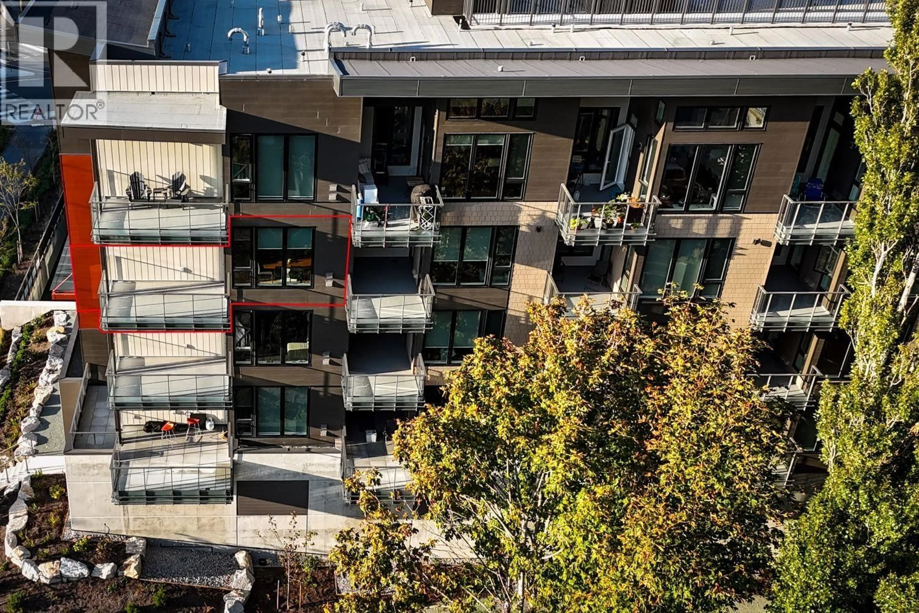 A pic from outside/outdoor area/front of a property/back of a property/a pic from drone, city buildings view from balcony for 402 - 1500 SCOTT CRESCENT, Squamish British Columbia V8B1G5