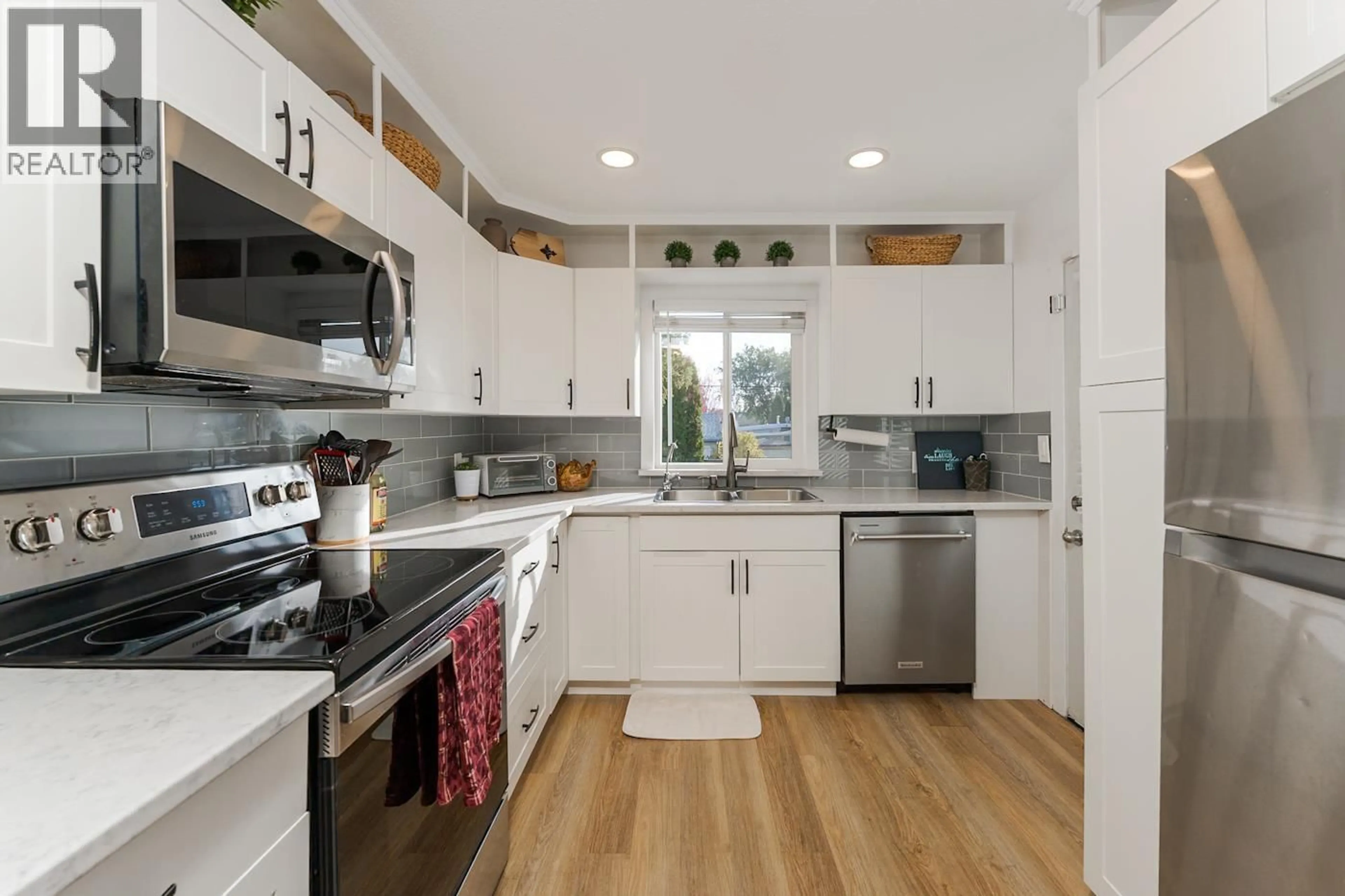 Unknown for 838 DOUGLAS STREET, Prince George British Columbia V2M2M7