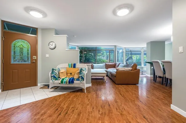 101 - 15111 RUSSELL AVENUE, White Rock 2
