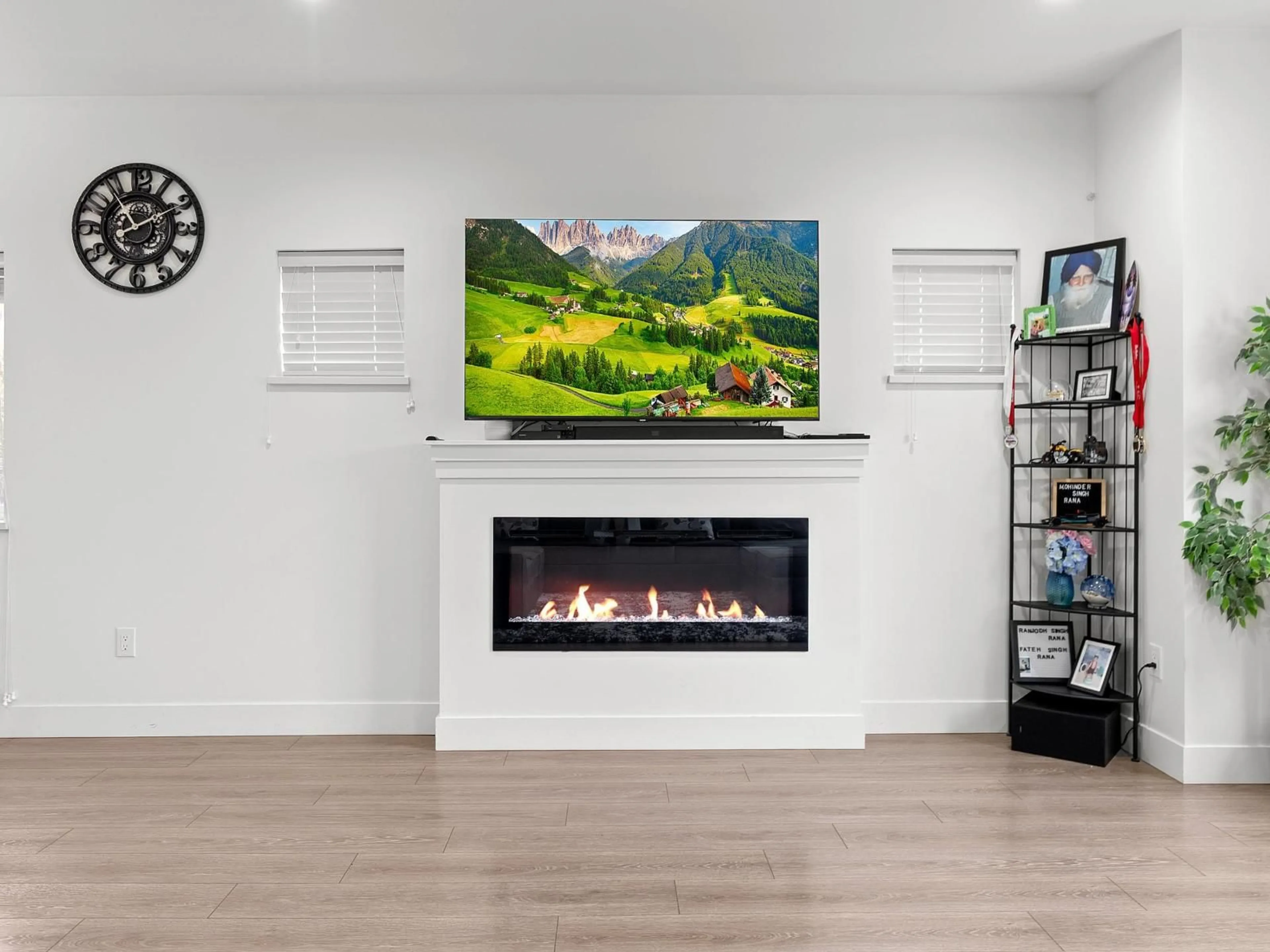 Home theater for 14002 60A AVENUE, Surrey British Columbia V3X0J9