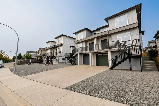 102 - 18573 56 AVENUE, Surrey 3
