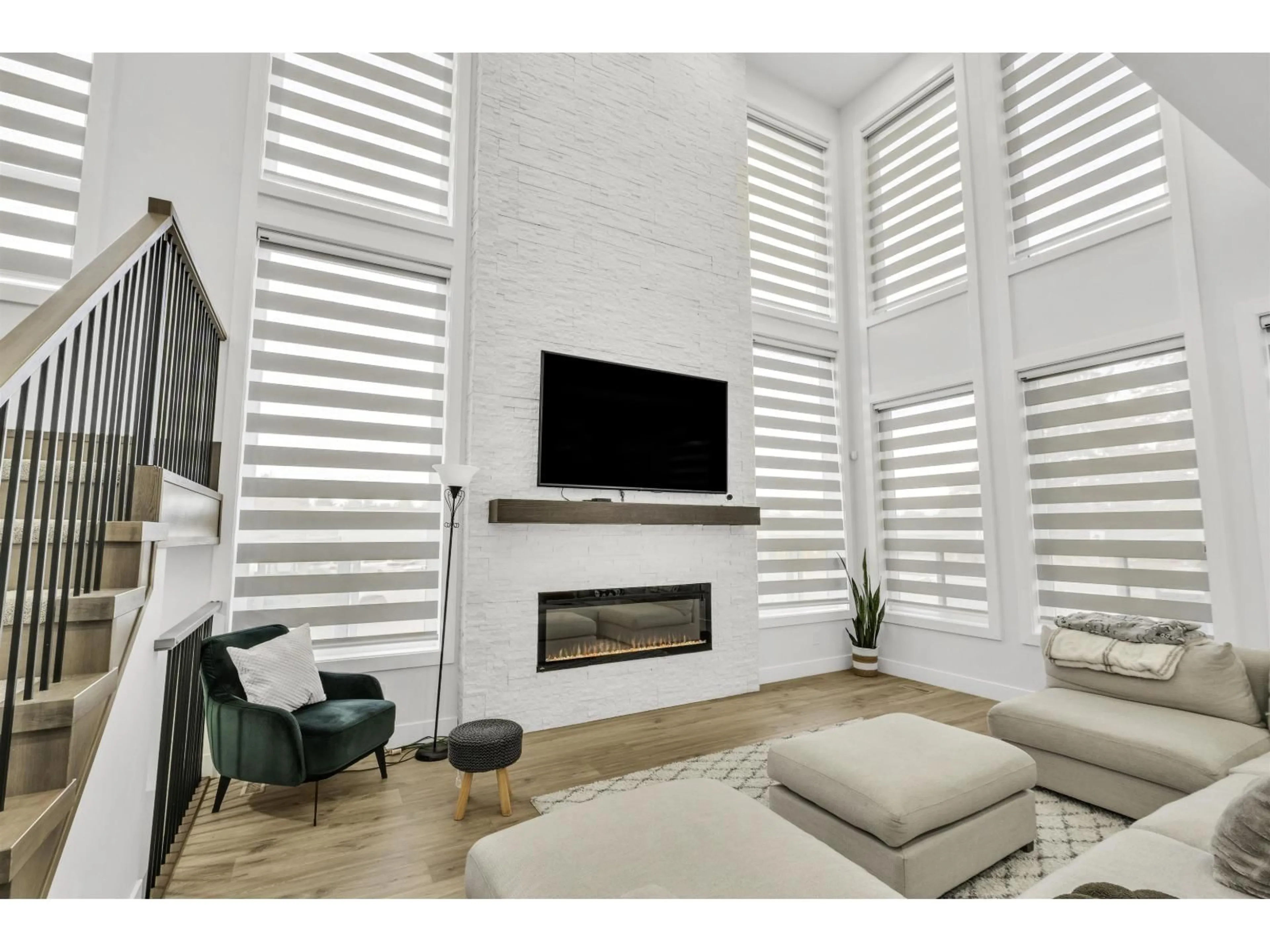 Home theater for 17284 61A AVENUE, Surrey British Columbia V3S4V7