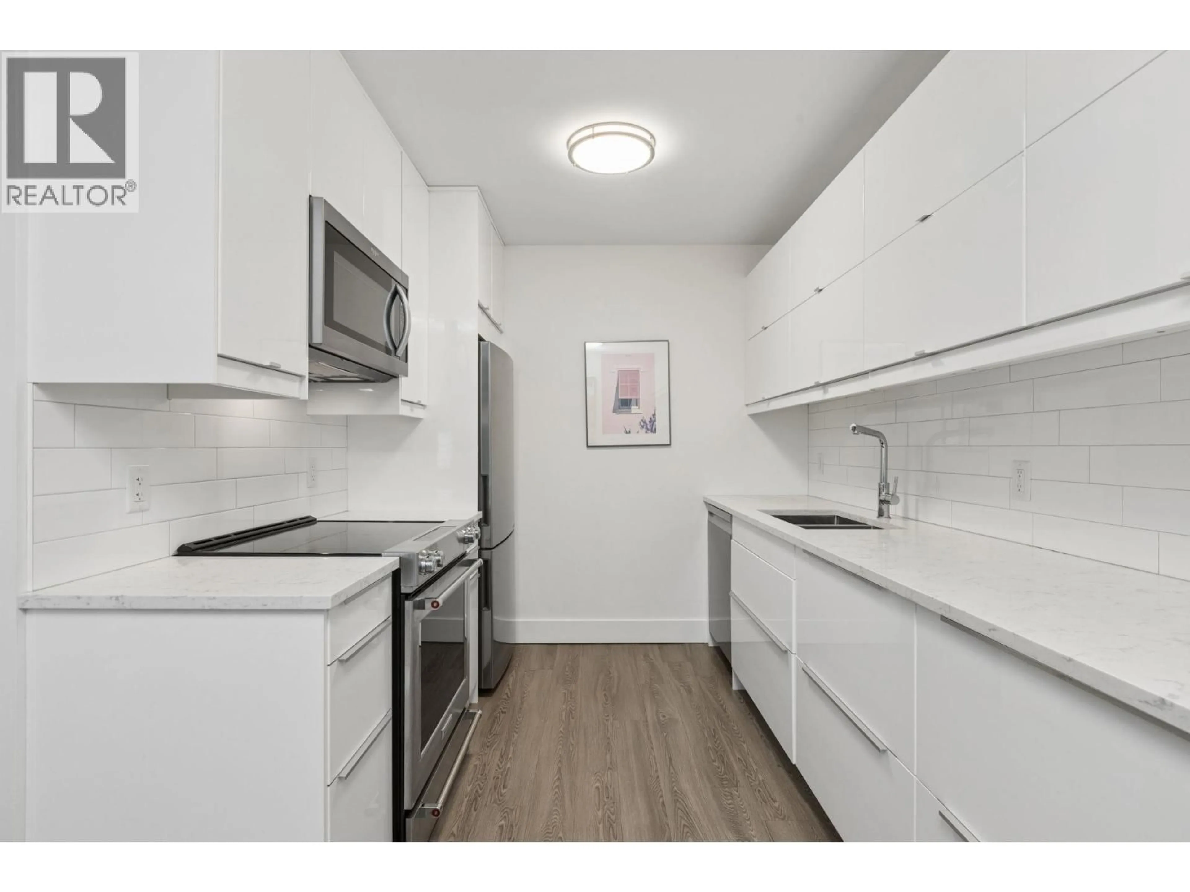 Standard kitchen, unknown for 303 - 236 2ND STREET, North Vancouver British Columbia V7M1C6