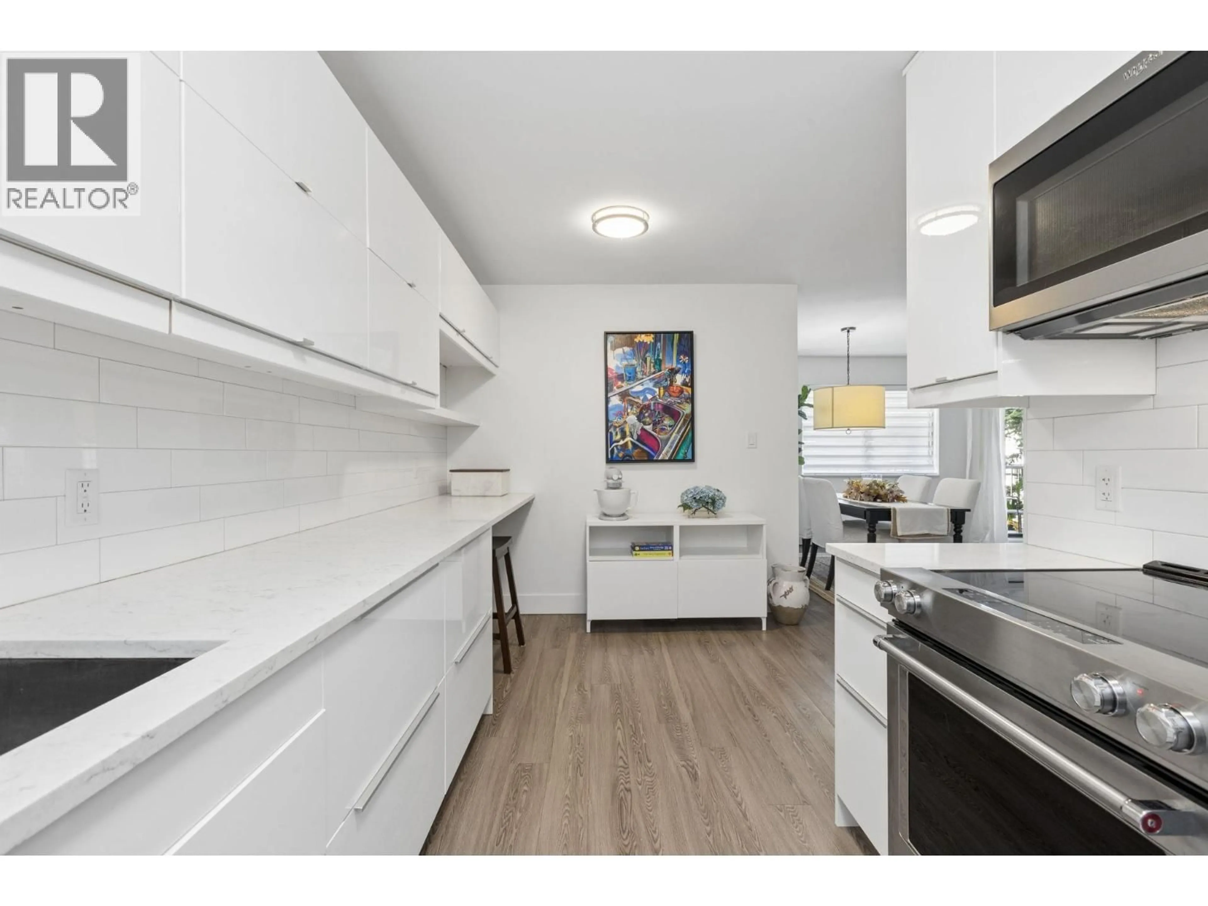 Standard kitchen, unknown for 303 - 236 2ND STREET, North Vancouver British Columbia V7M1C6