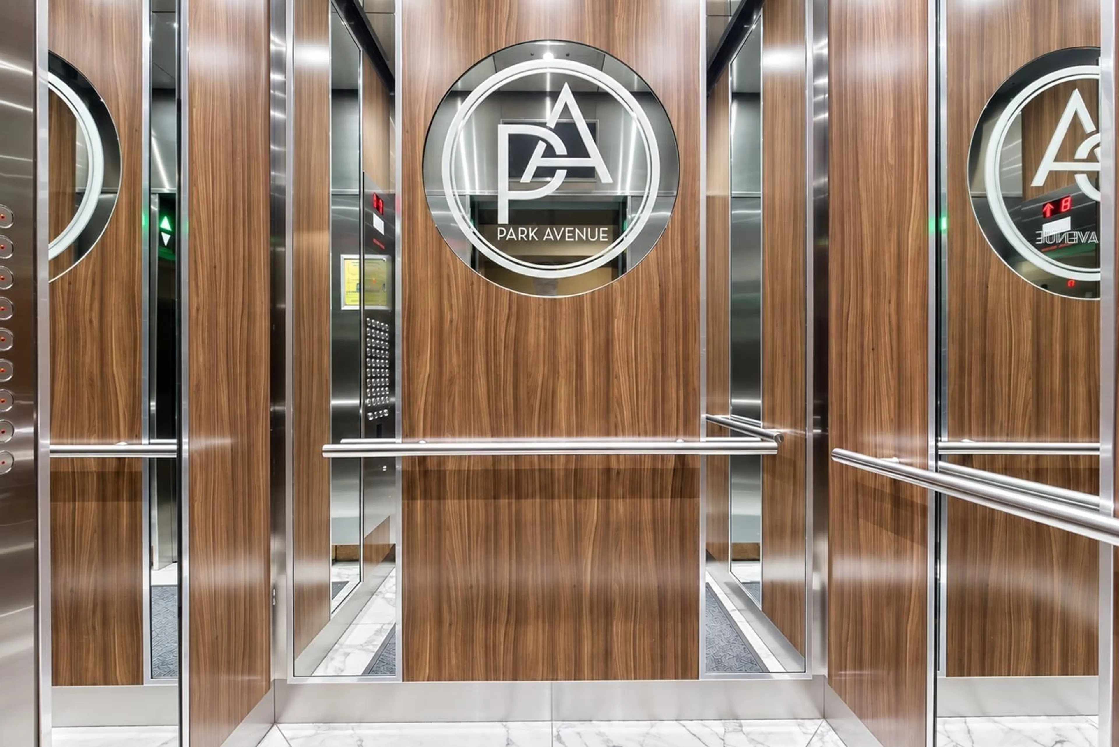 Indoor foyer for 809 - 13750 100 AVENUE, Surrey British Columbia V3T0L3