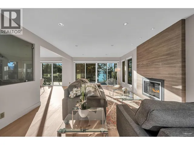 130 OCEANVIEW PLACE, Lions Bay 5